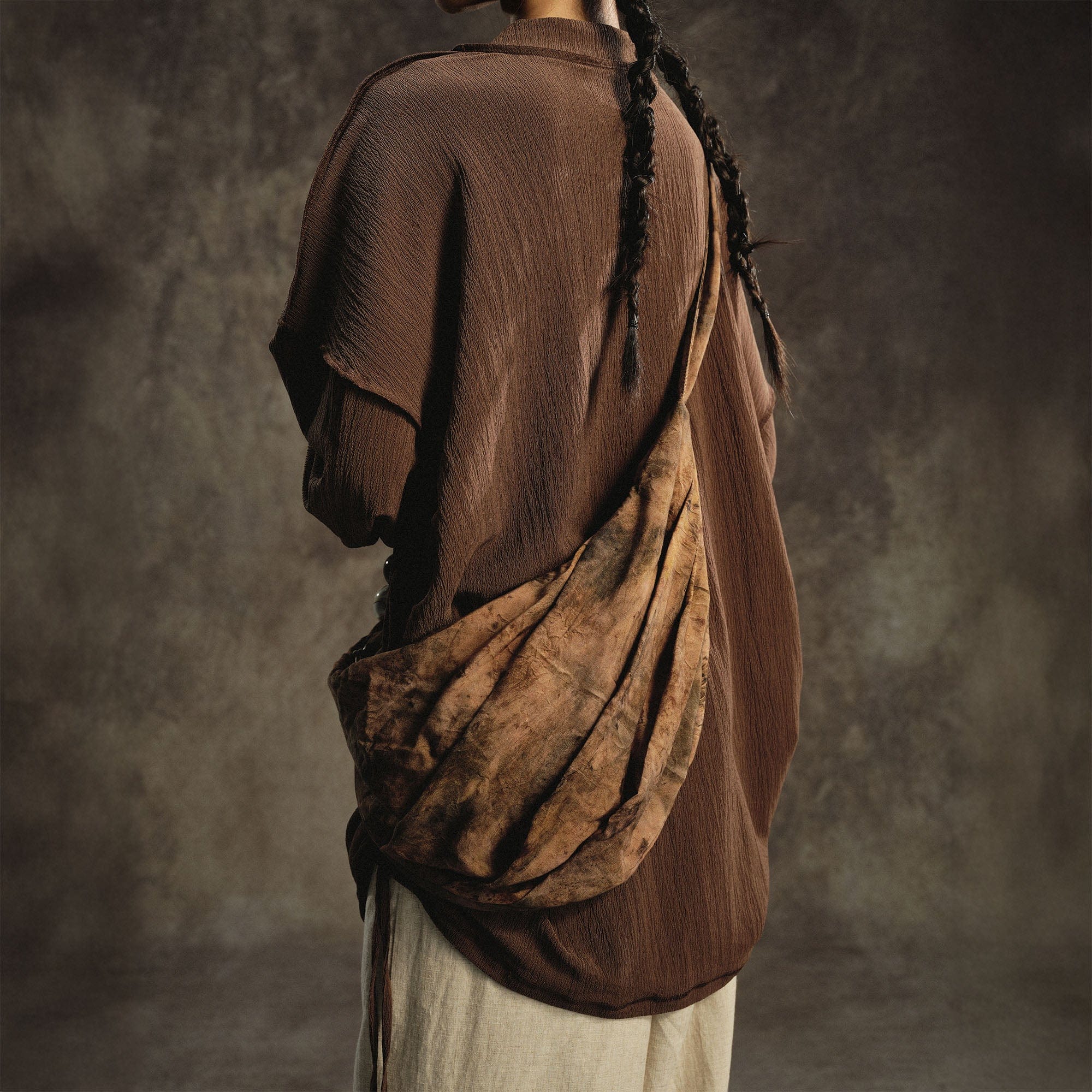 GONGHE REPUB Tie-Dyed Strap Croissant Shoulder Bag