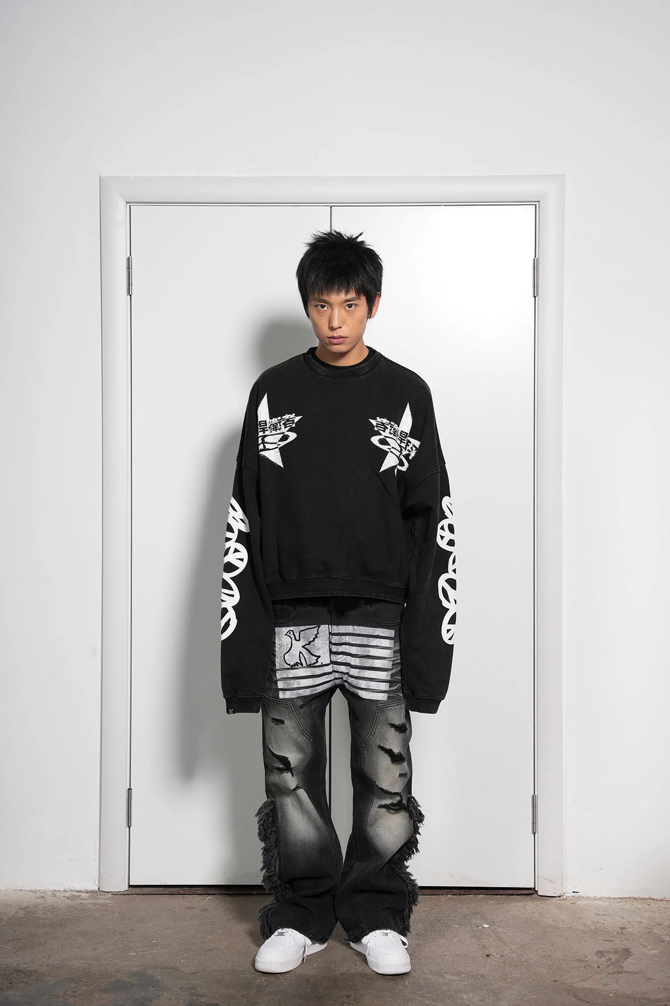 VINKID Peace Defender Graphic Sweatshirt