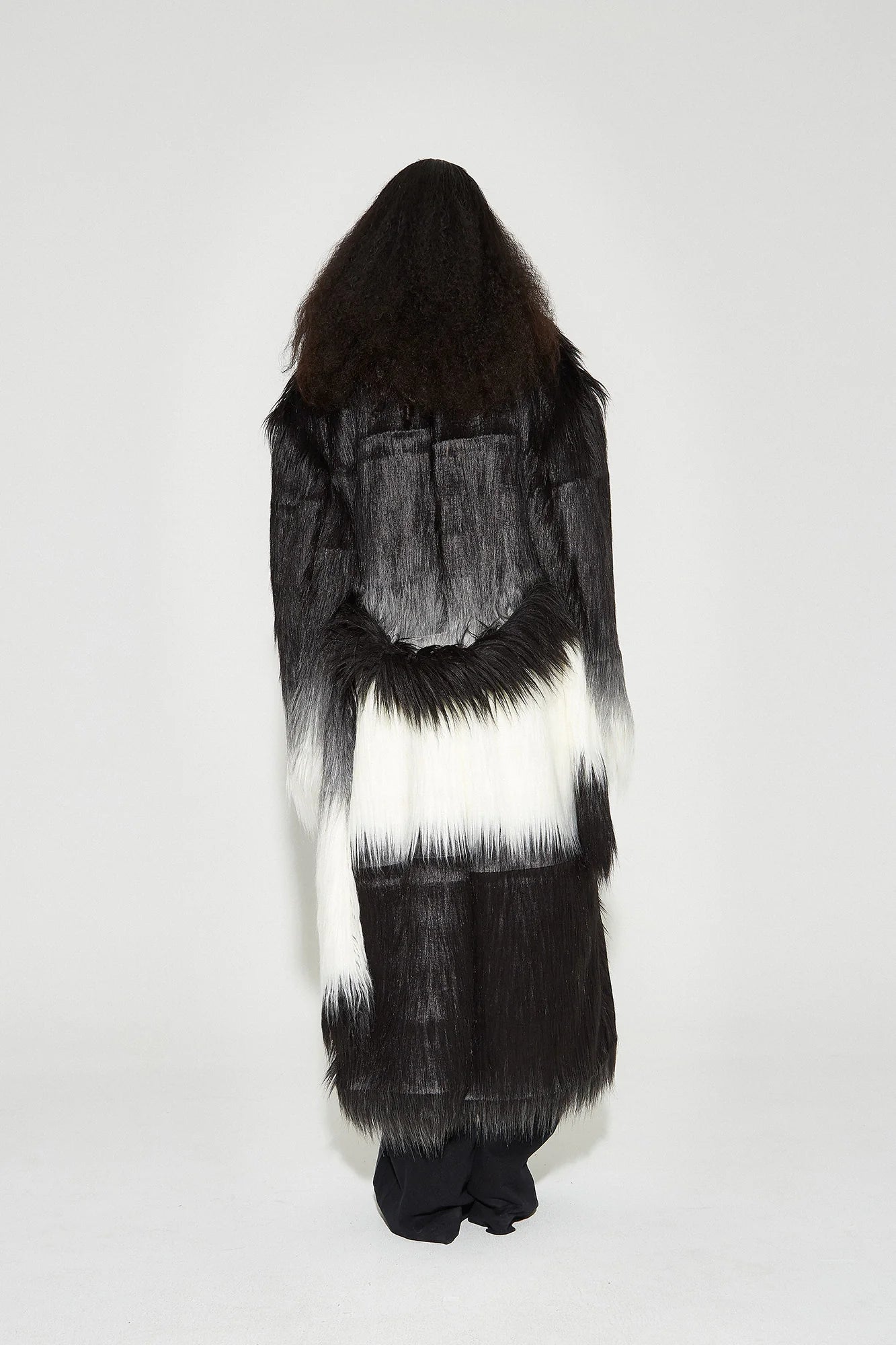 VANN VALRENCE Gradient Mane Faux Fur Maxi Coat