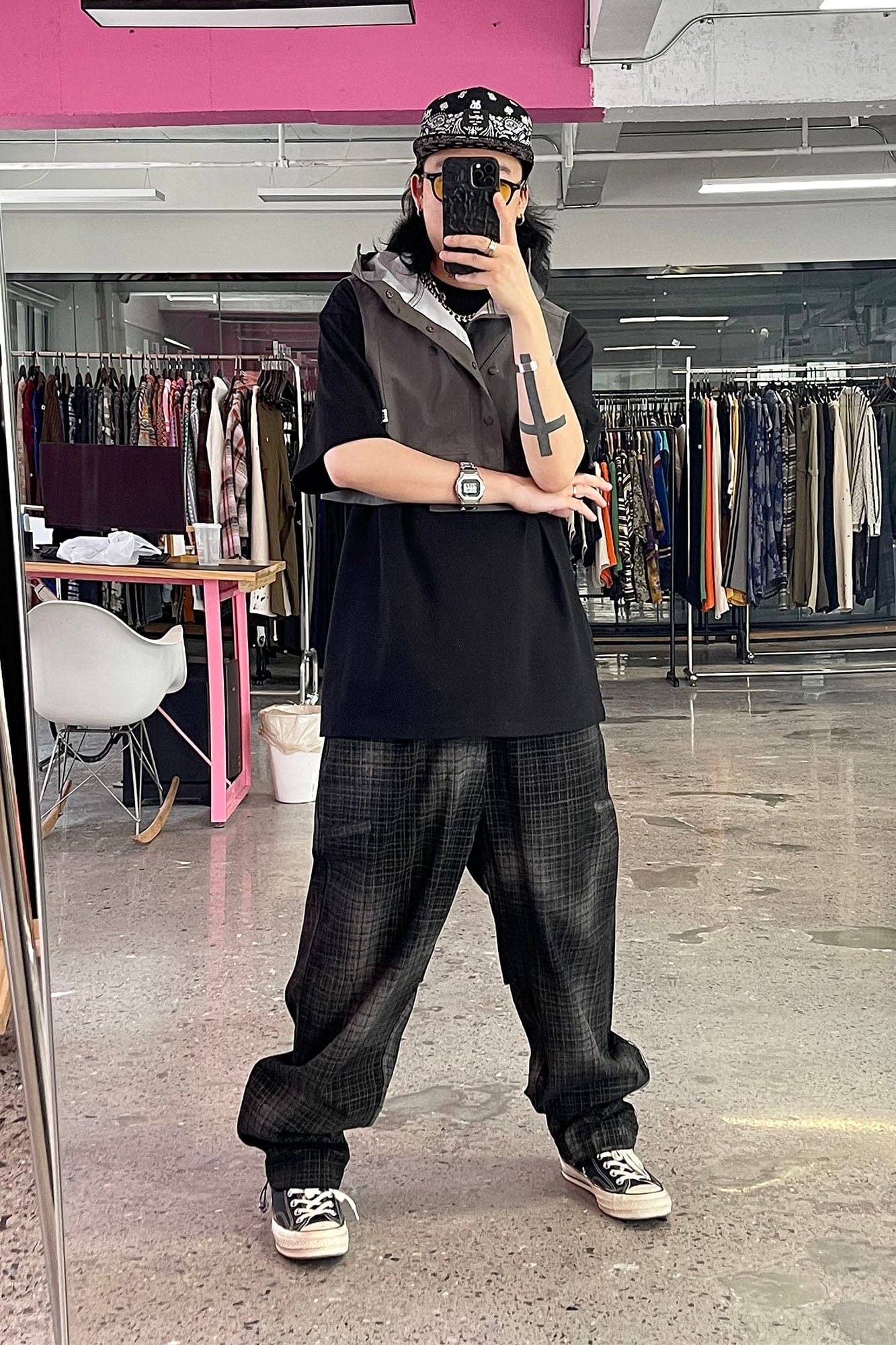 ME DA IGUAL Washed Plaid Tapered Drawstring-Hem Pants