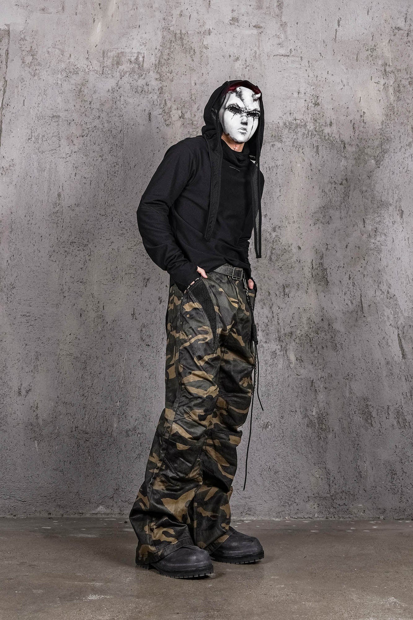 UNDERWATER Cross Embroidered High Neck Long-Sleeve Tee