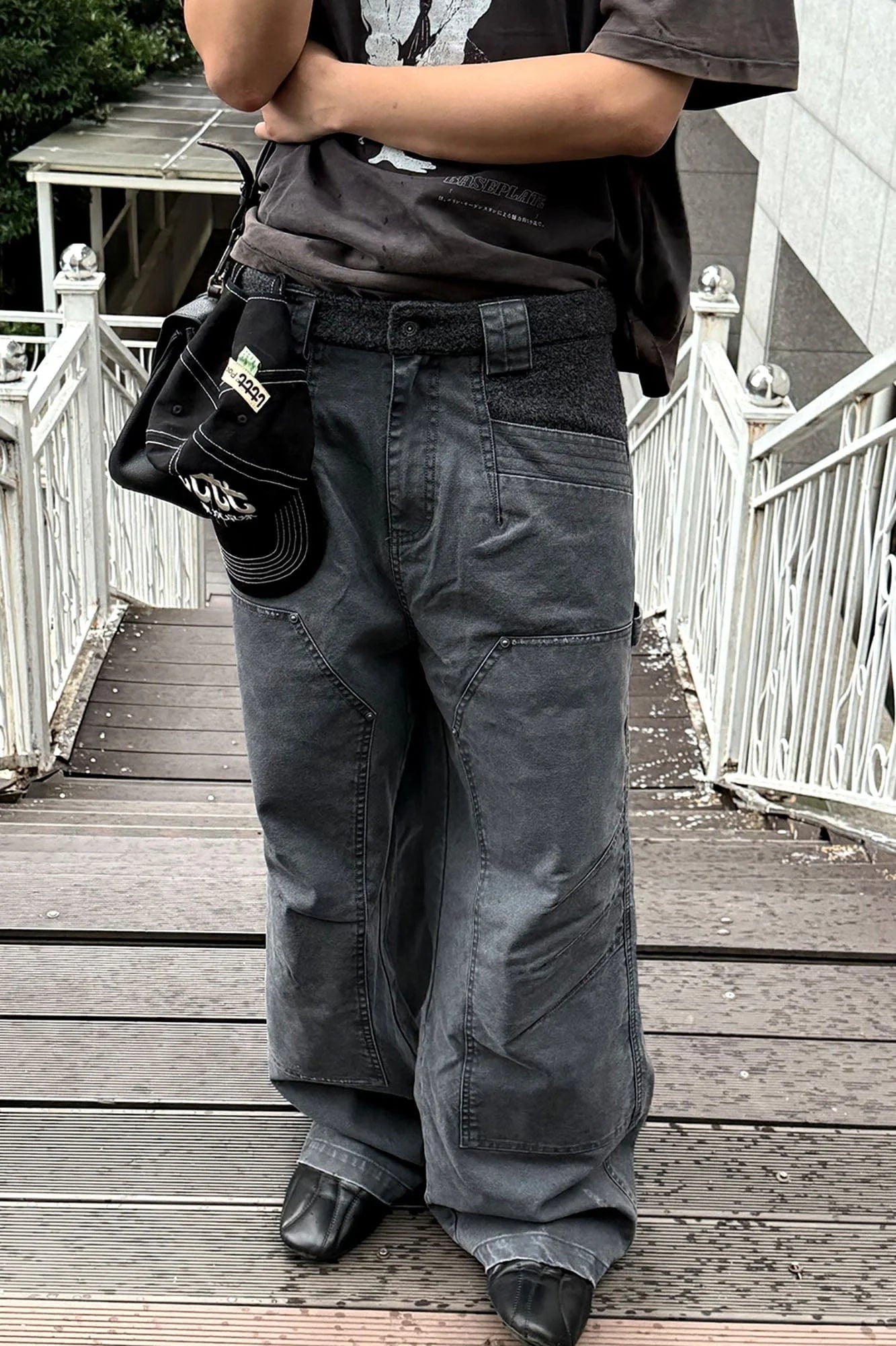 ESAIAS Claw Washed Panel Straight-Leg Pants