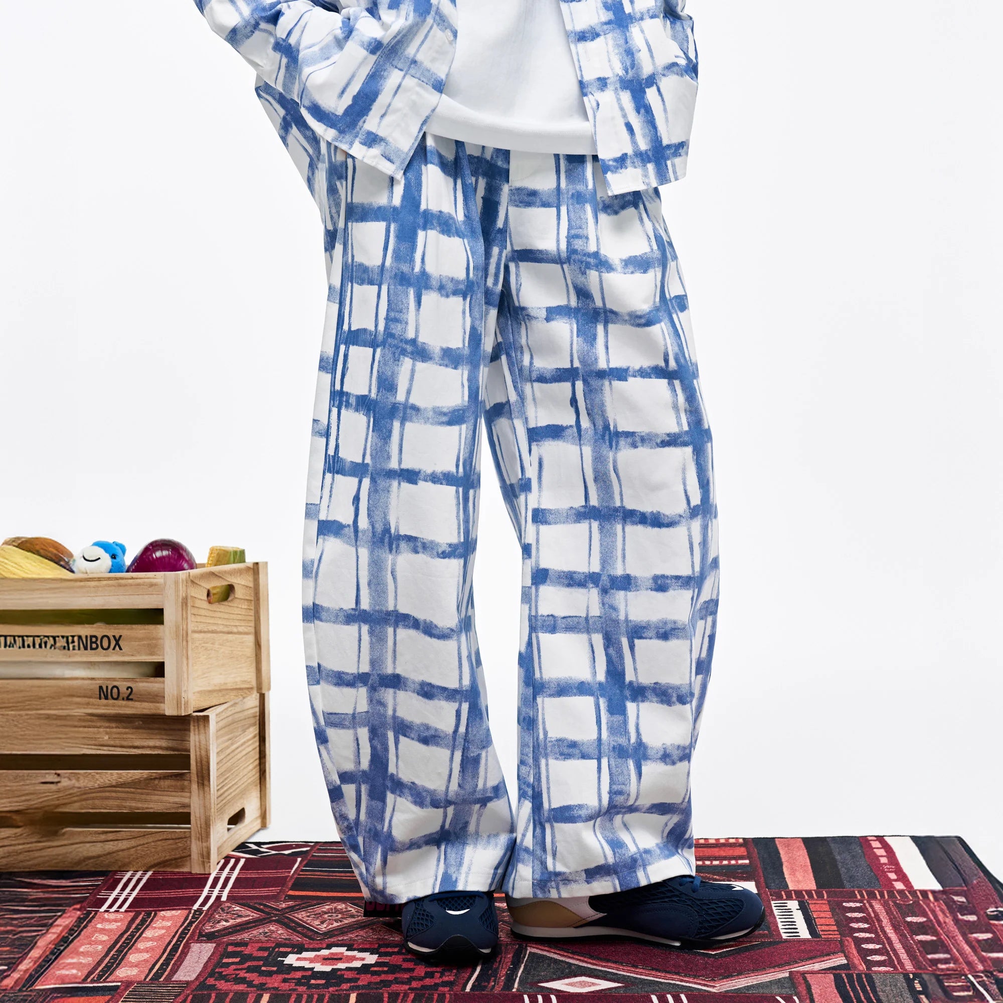 OVERLAPS Brush-Paint Grid Wide-Leg Pants