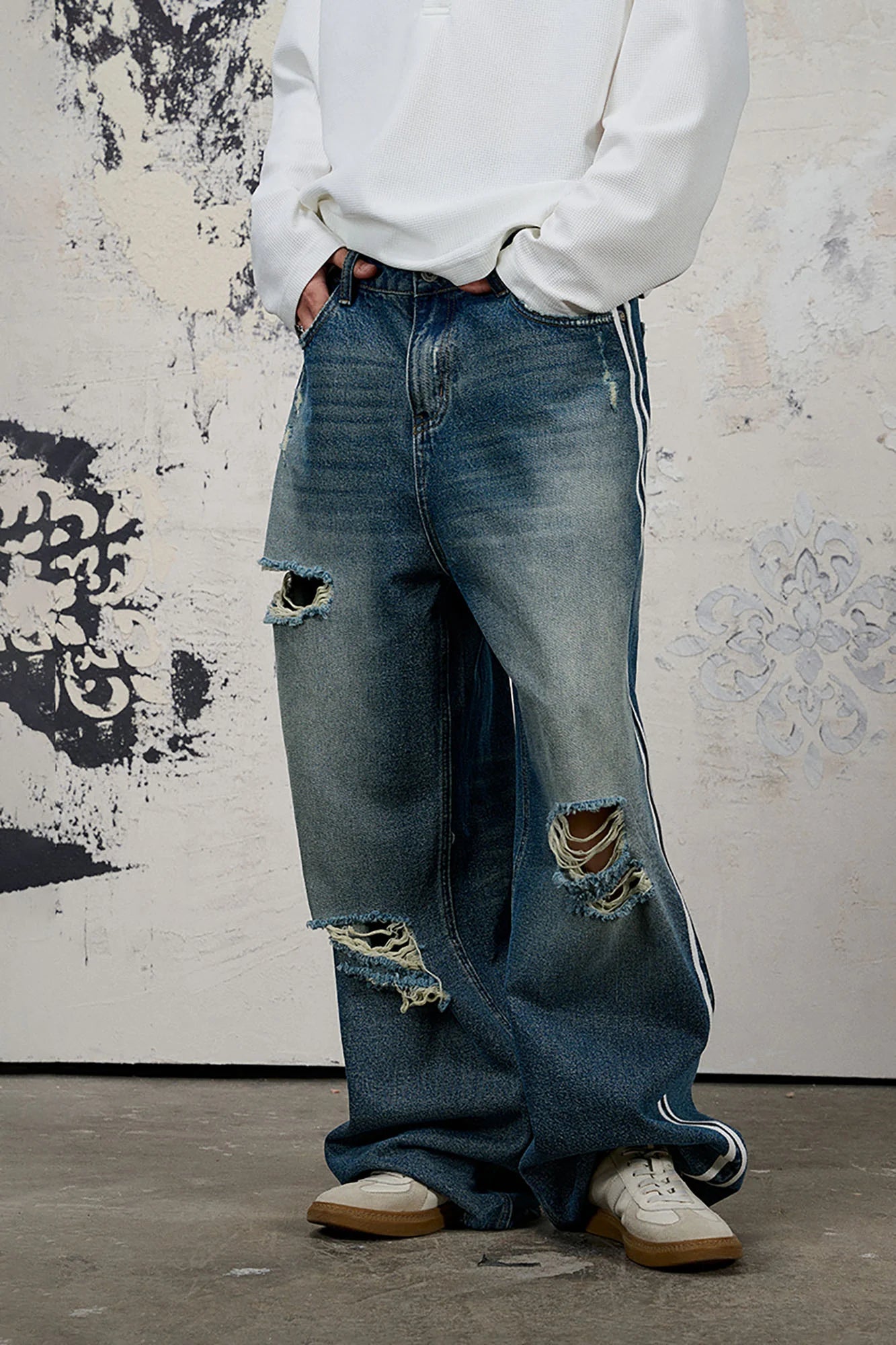 DONSMOKE Ripped Side Stripe Wide-Leg Jeans