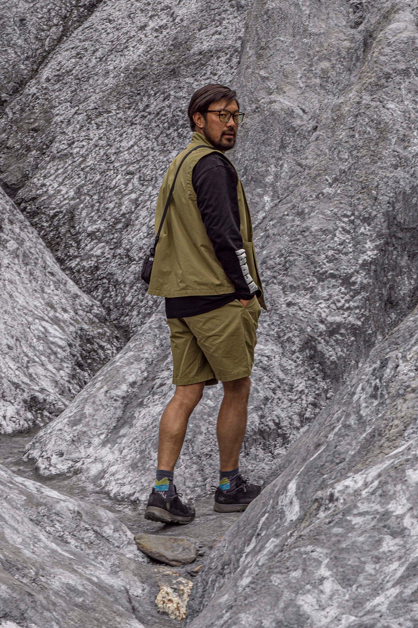 NERHI Essential LOGO Pleated Shorts