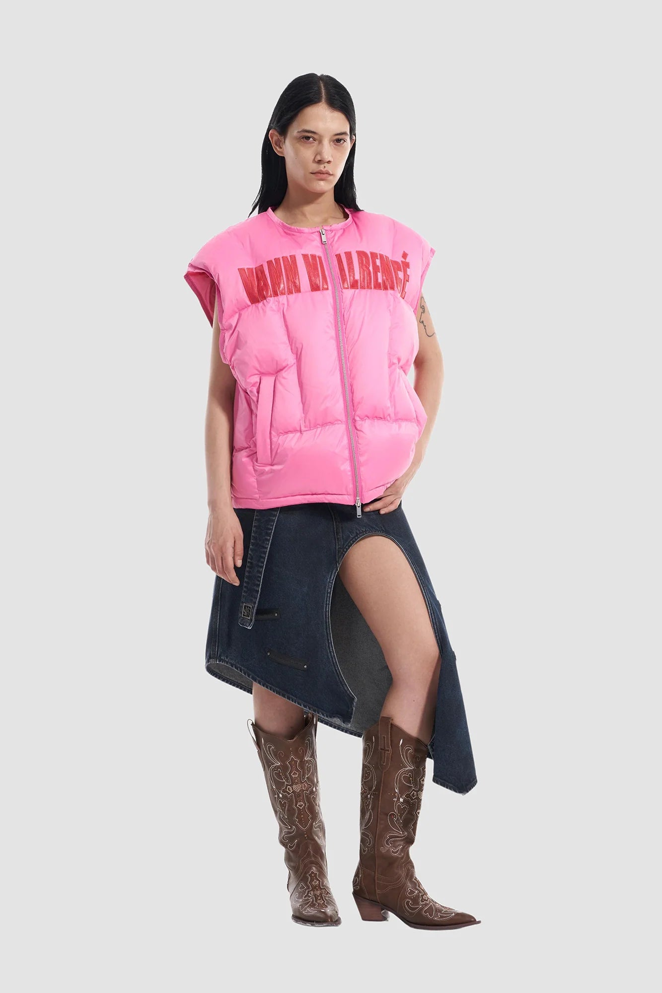 VANN VALRENCE LOGO Patch Quilted Down Vest