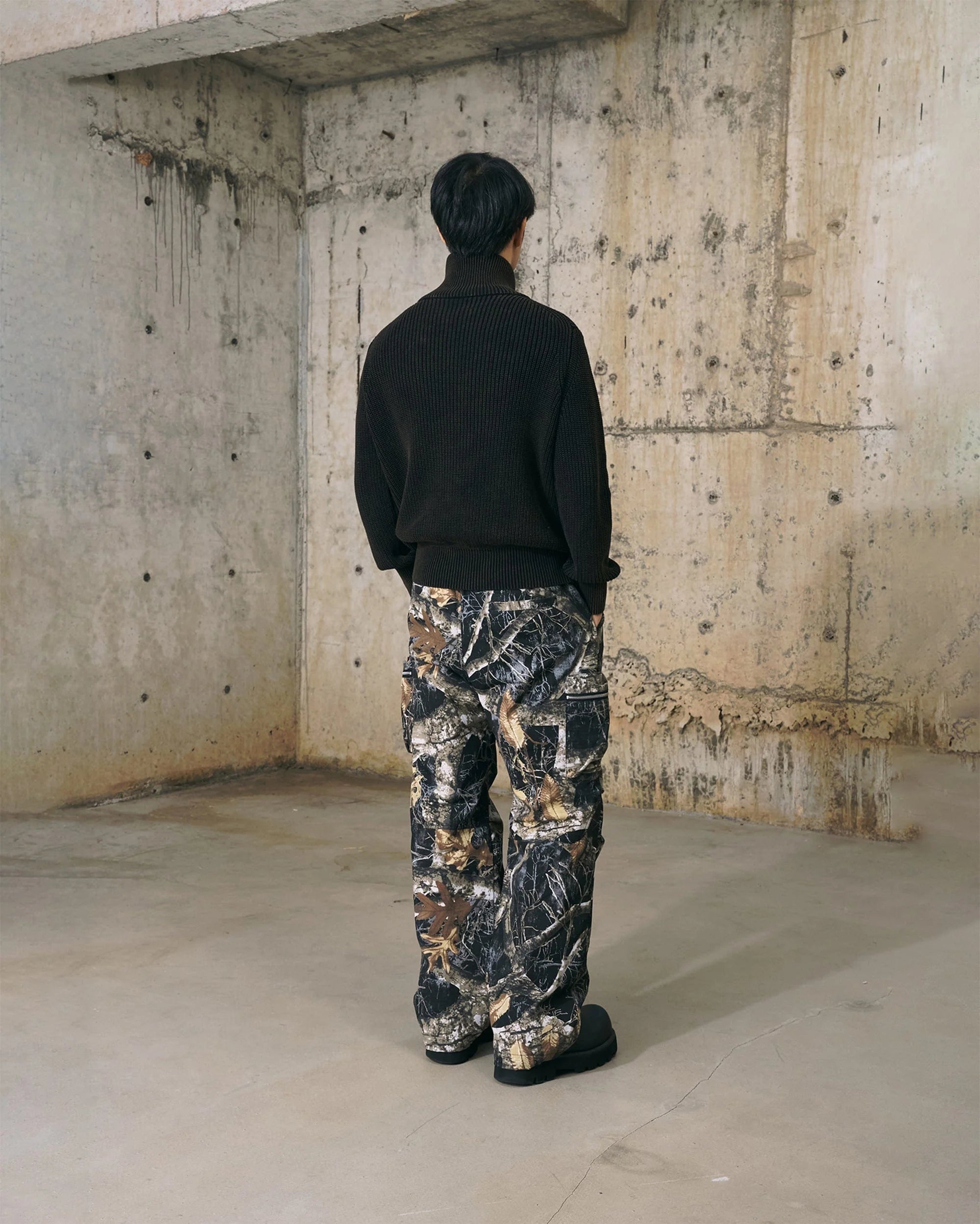 ENSHADOWER Black Camo Multi-pocket Down Pants