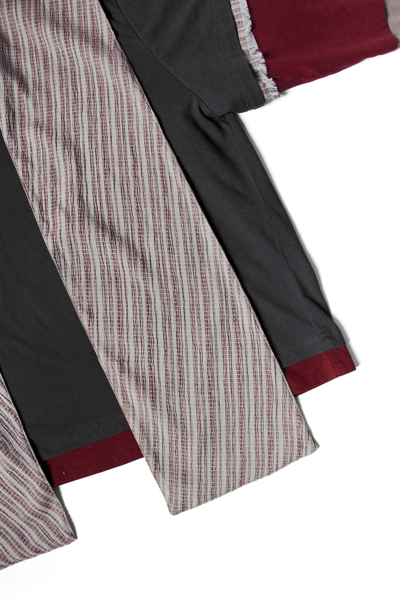 RELABEL Triple-Layer Detachable Striped Hood Long-Sleeve Tee Red