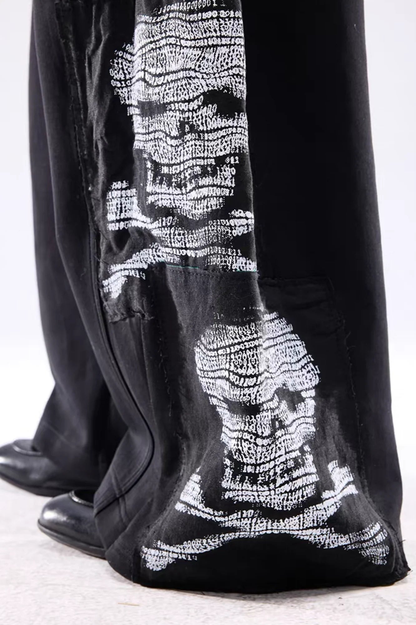 NOTHINGNESS WORLD Skull Graphic Wide-Leg Sweatpants