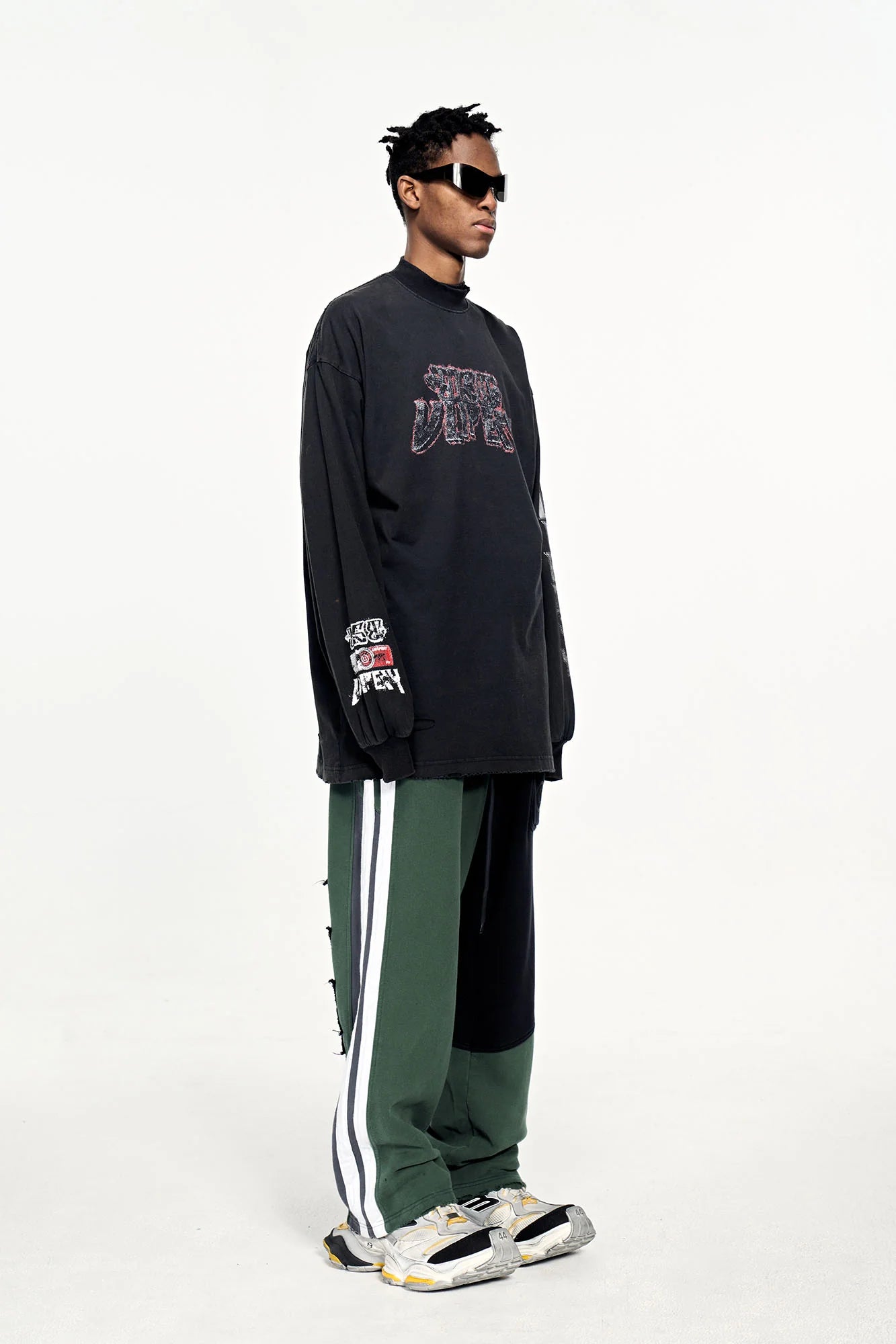 ULIPERY Distressed USB Flash Drive Graphic Long Sleeve Tee