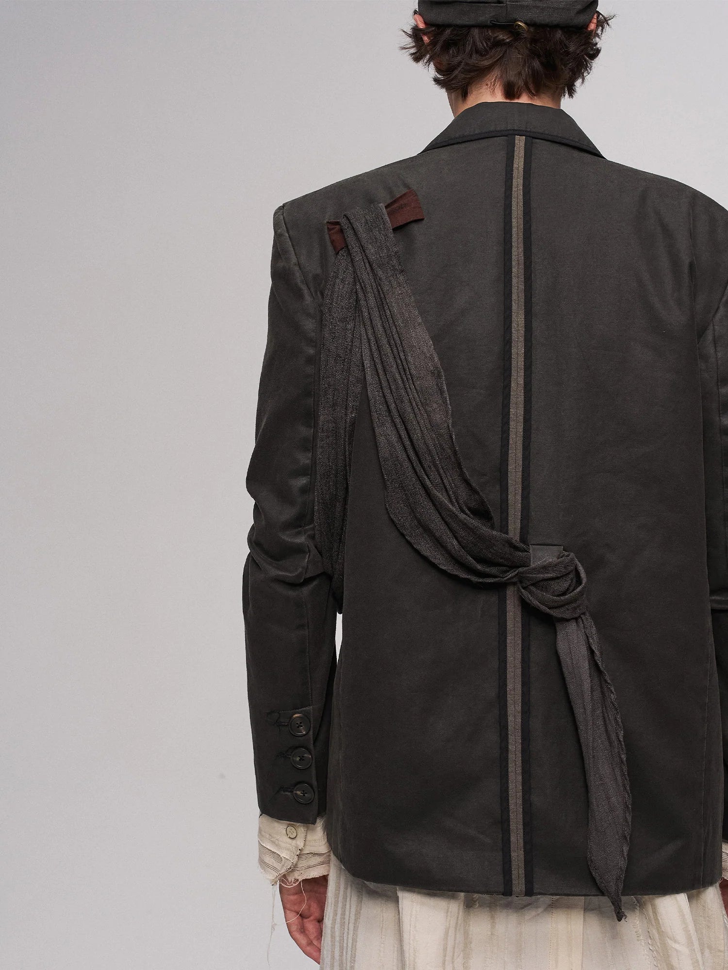 ILNya Nieternite Nifutur Crinkled Strap-Draped Panel Blazer