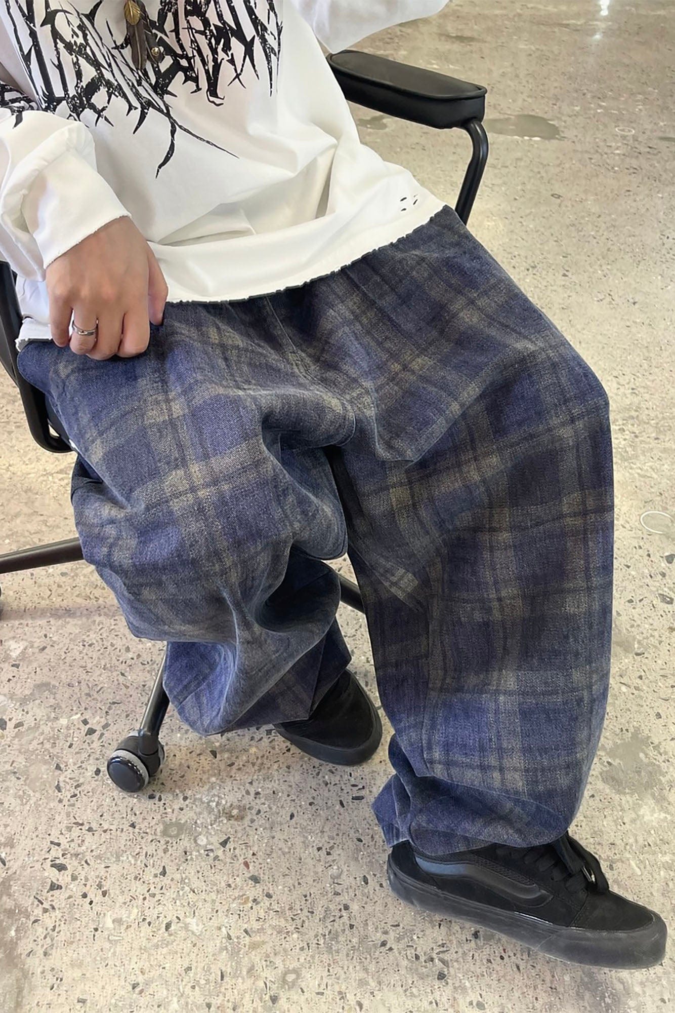 ME DA IGUAL Plaid Tapered Pants