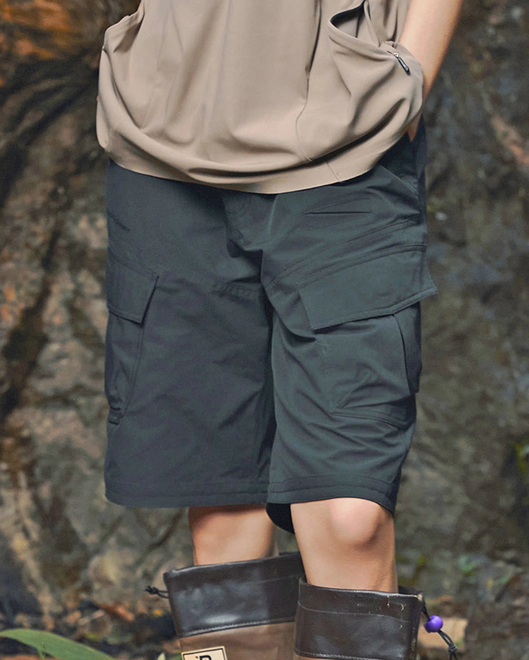 ENSHADOWER Modern Large Pocket Logo Shorts