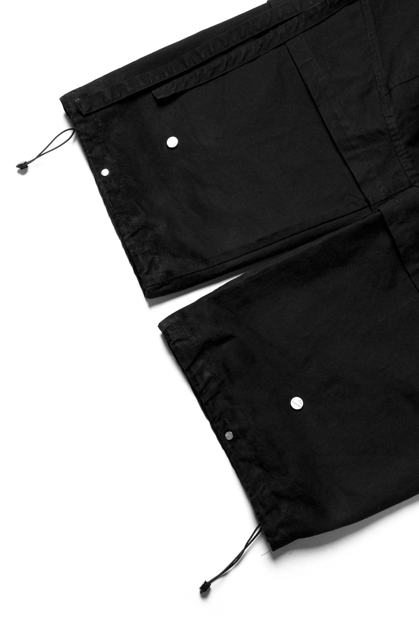 RELABEL Multi-Pocket Detachable Scarf Distressed Cargo Black