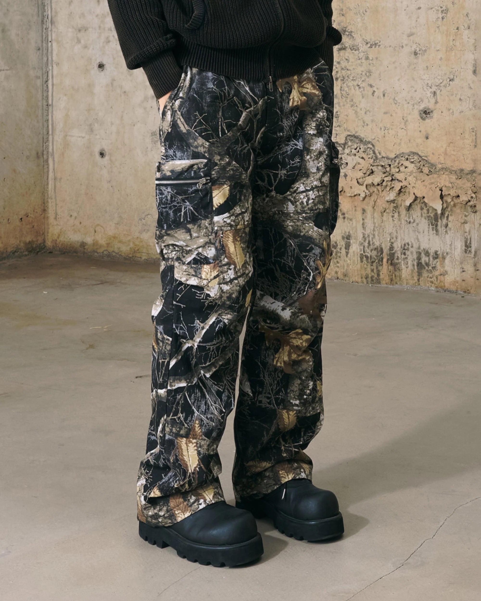 ENSHADOWER Black Camo Multi-pocket Down Pants