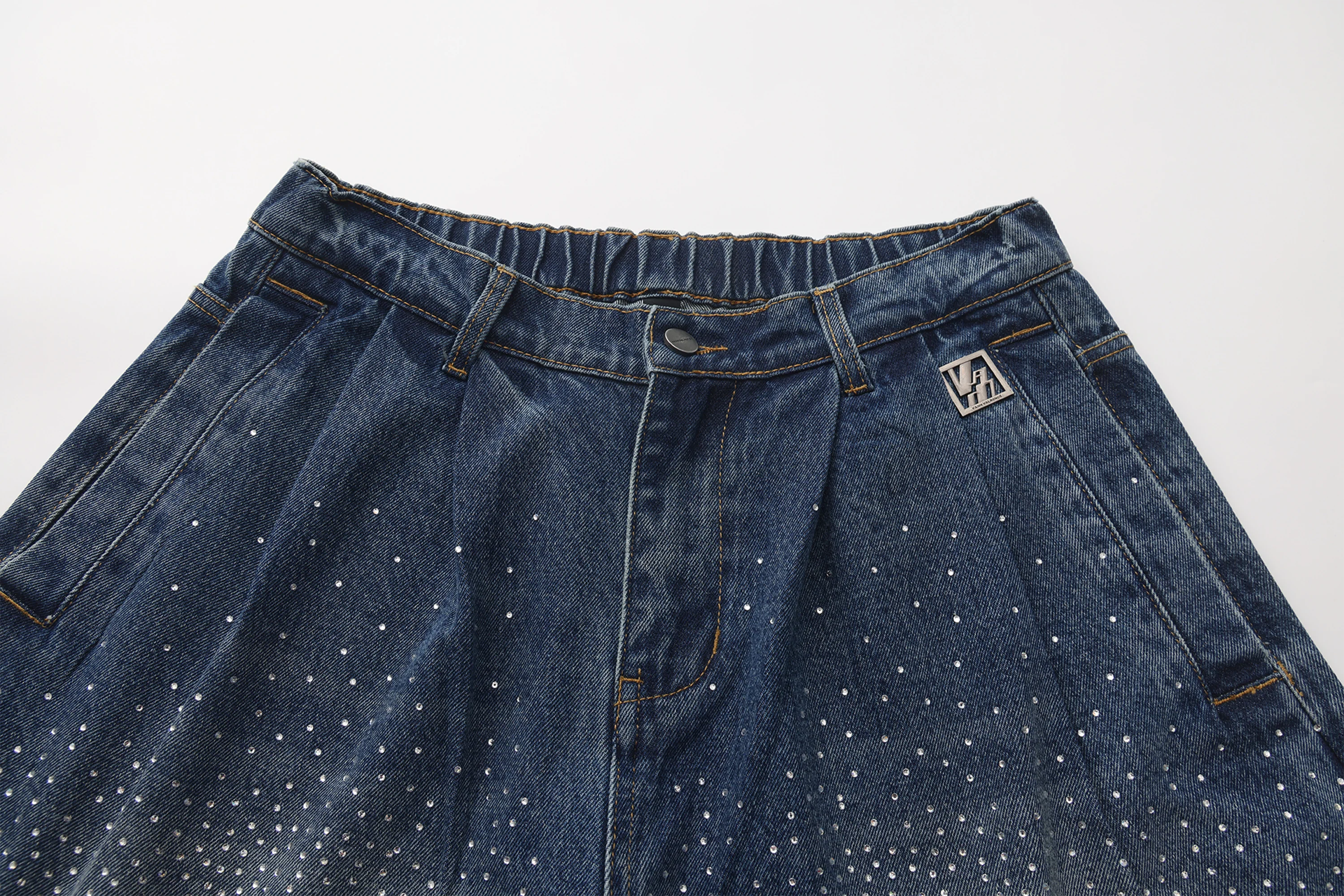 VANN VALRENCE Washed Diamond Curved Wide-Leg Jeans