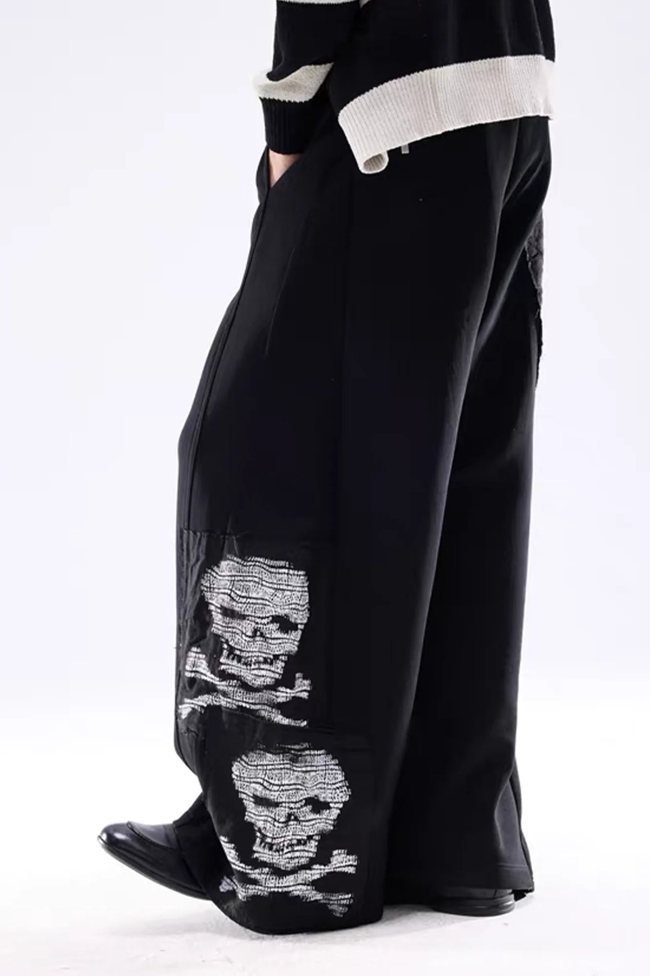 NOTHINGNESS WORLD Skull Graphic Wide-Leg Sweatpants