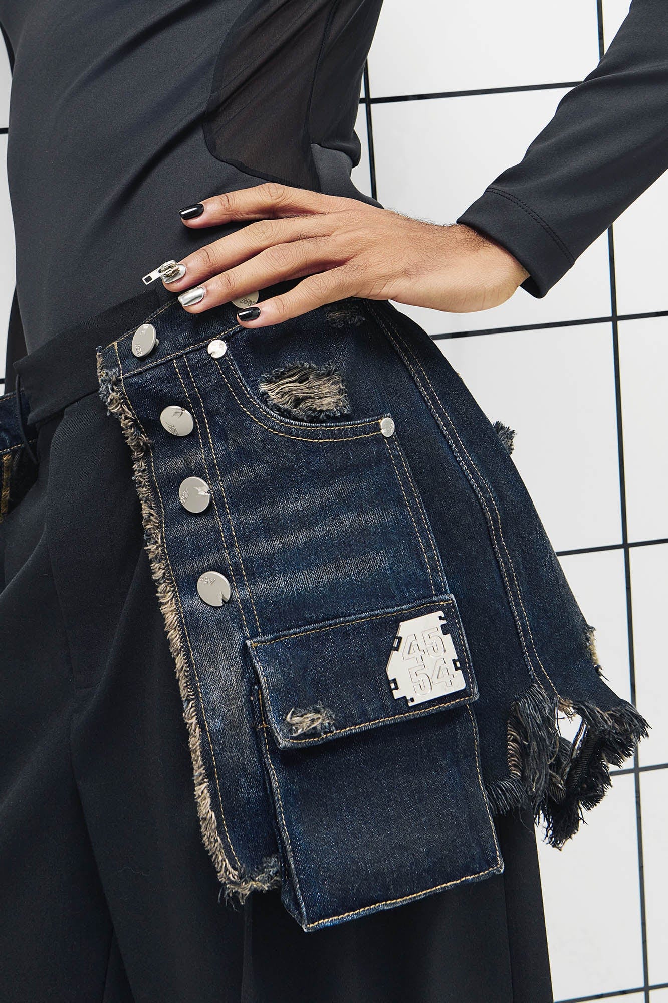 455EMBLE Detachable Frayed Waistband Washed Jeans