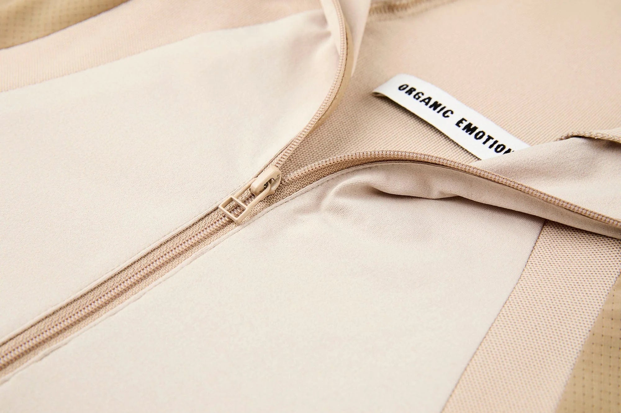 ORGANIC EMOTION Contrast Spliced Hooded Sorona Pullover Jacket