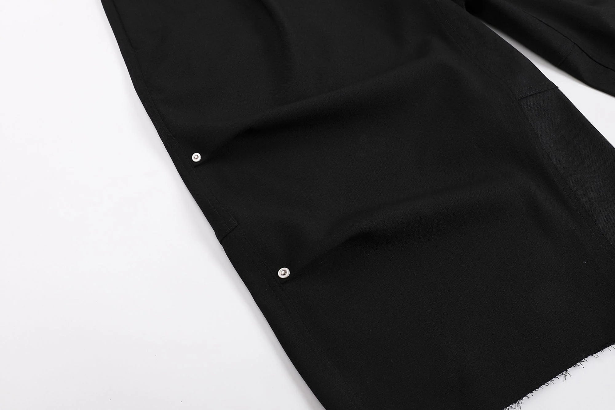 FACEONLAB Retro Pleated Raw-Edge Shorts