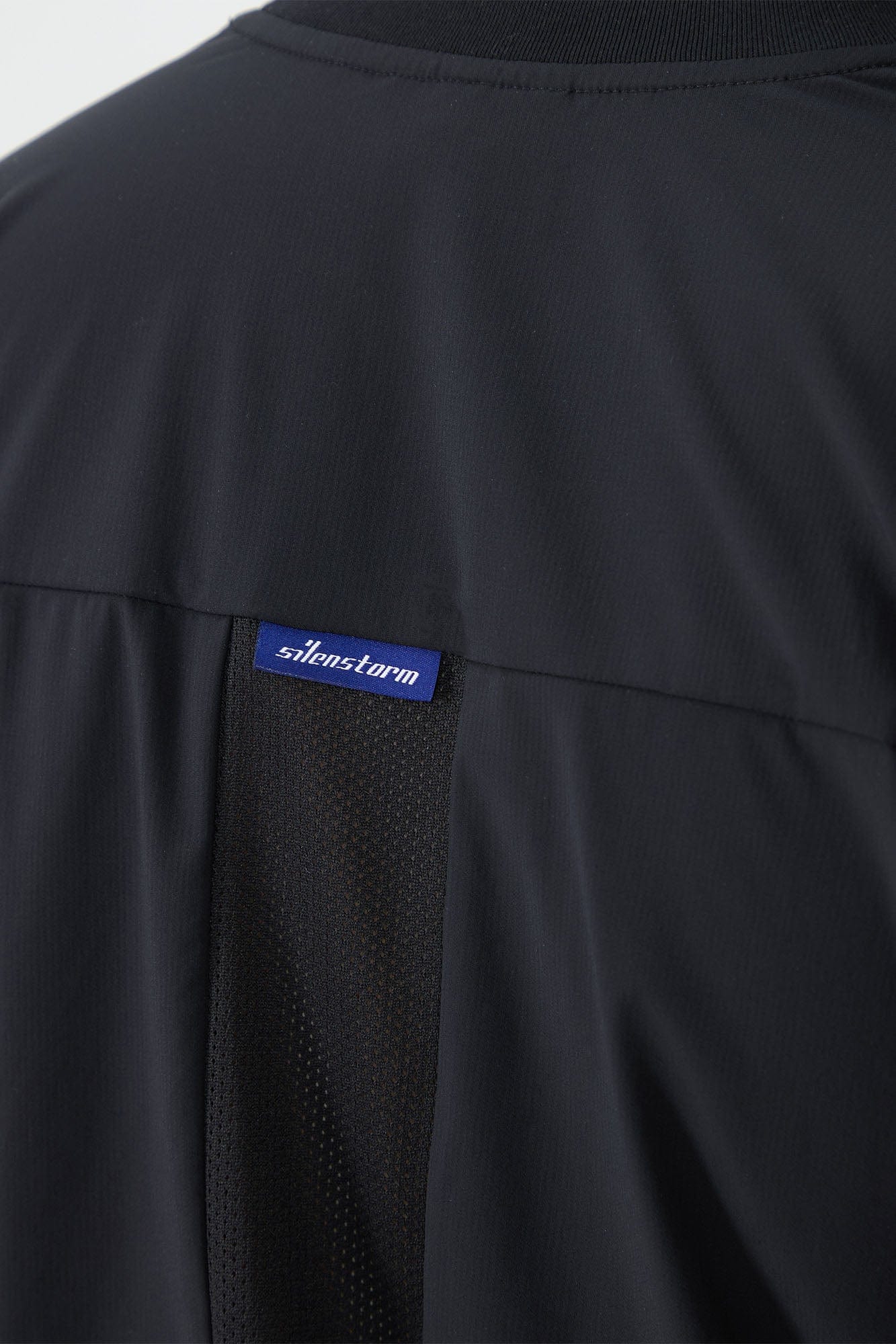 SILENSTORM Tactical Mesh-Back Zip Pocket T-Shirt