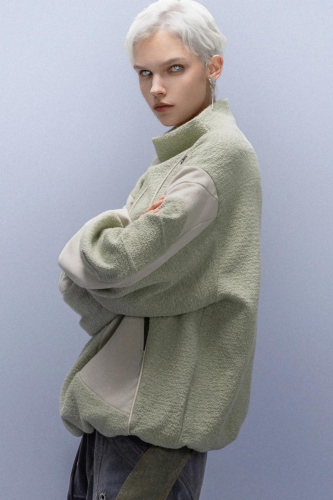 XIPHEVIL Fleece-Panel Saber-Sleeve Sweatshirt Green