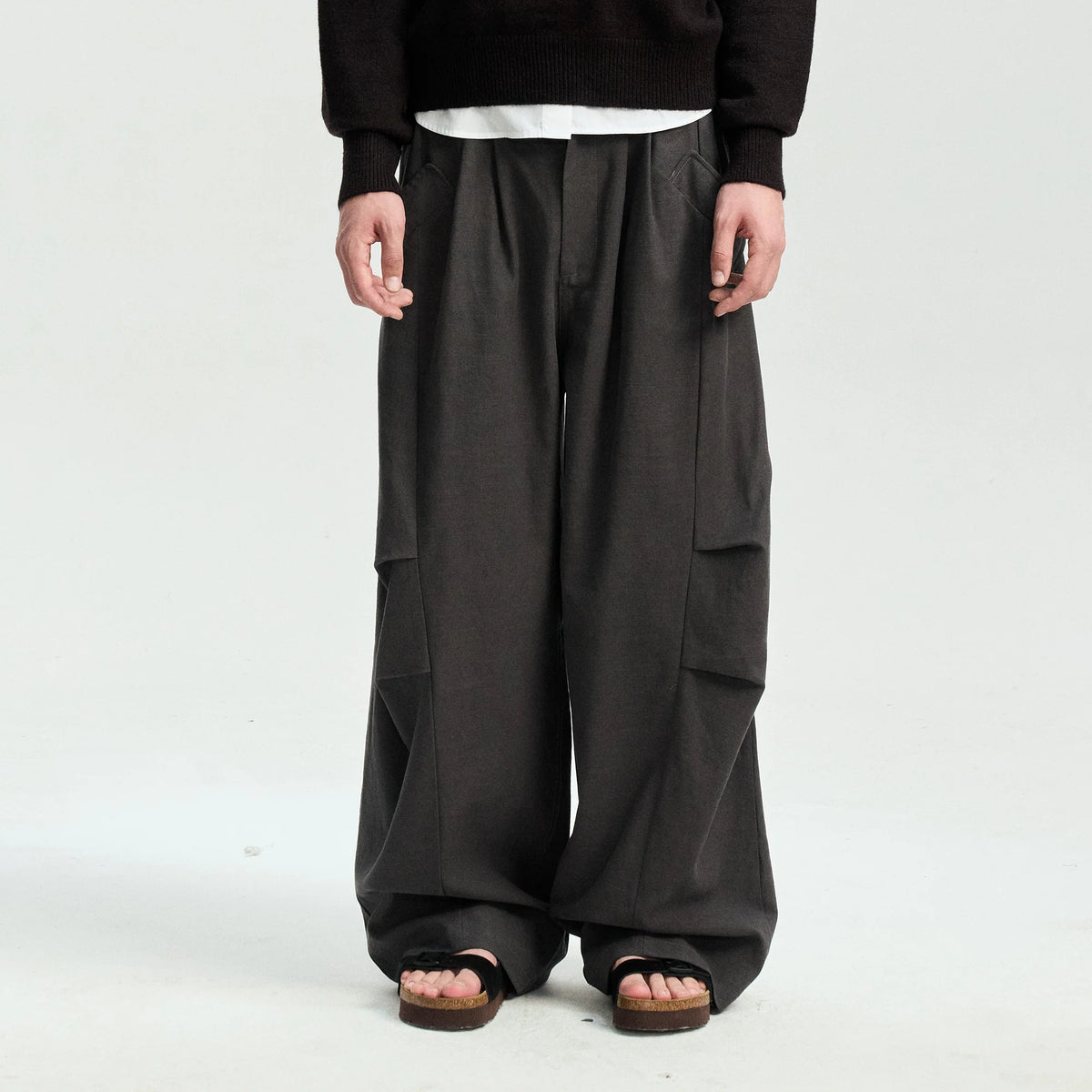 LEONSENSE Modern Curved Paneled Tencel-Cotton Pants