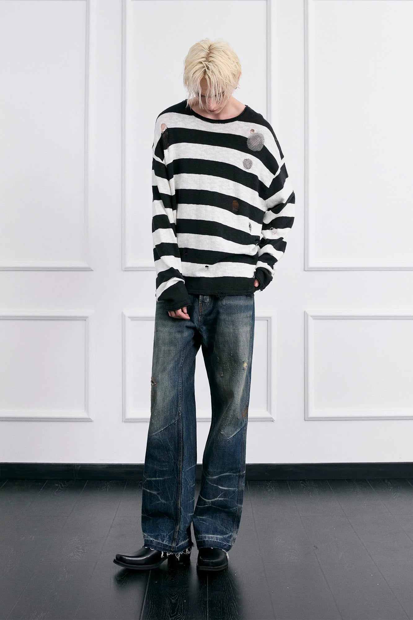 FACEONLAB Grunge Distressed Straight-Leg Jeans