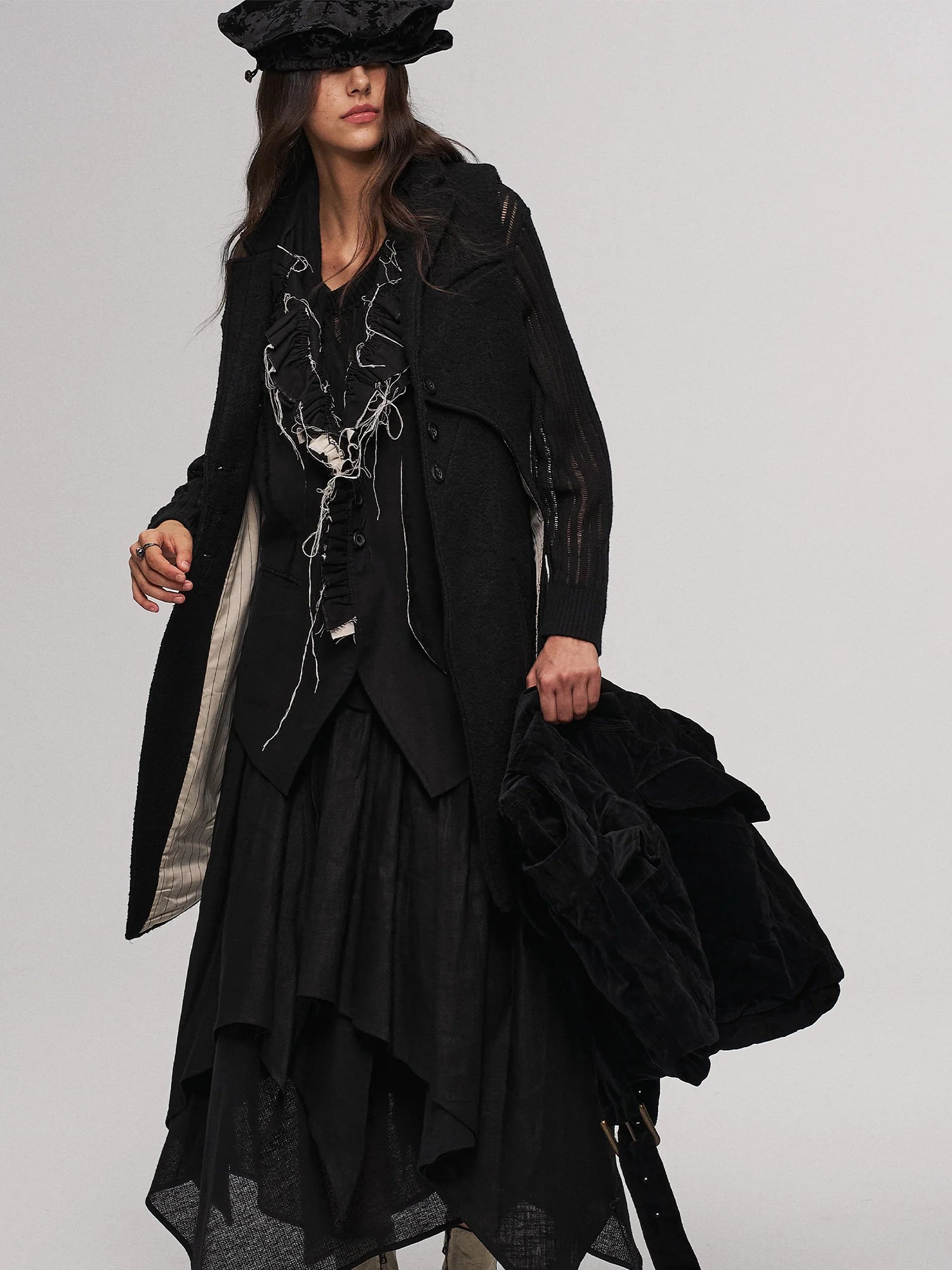 ILNya Nieternite Nifutur Distressed Frayed Petal-Collar Vest