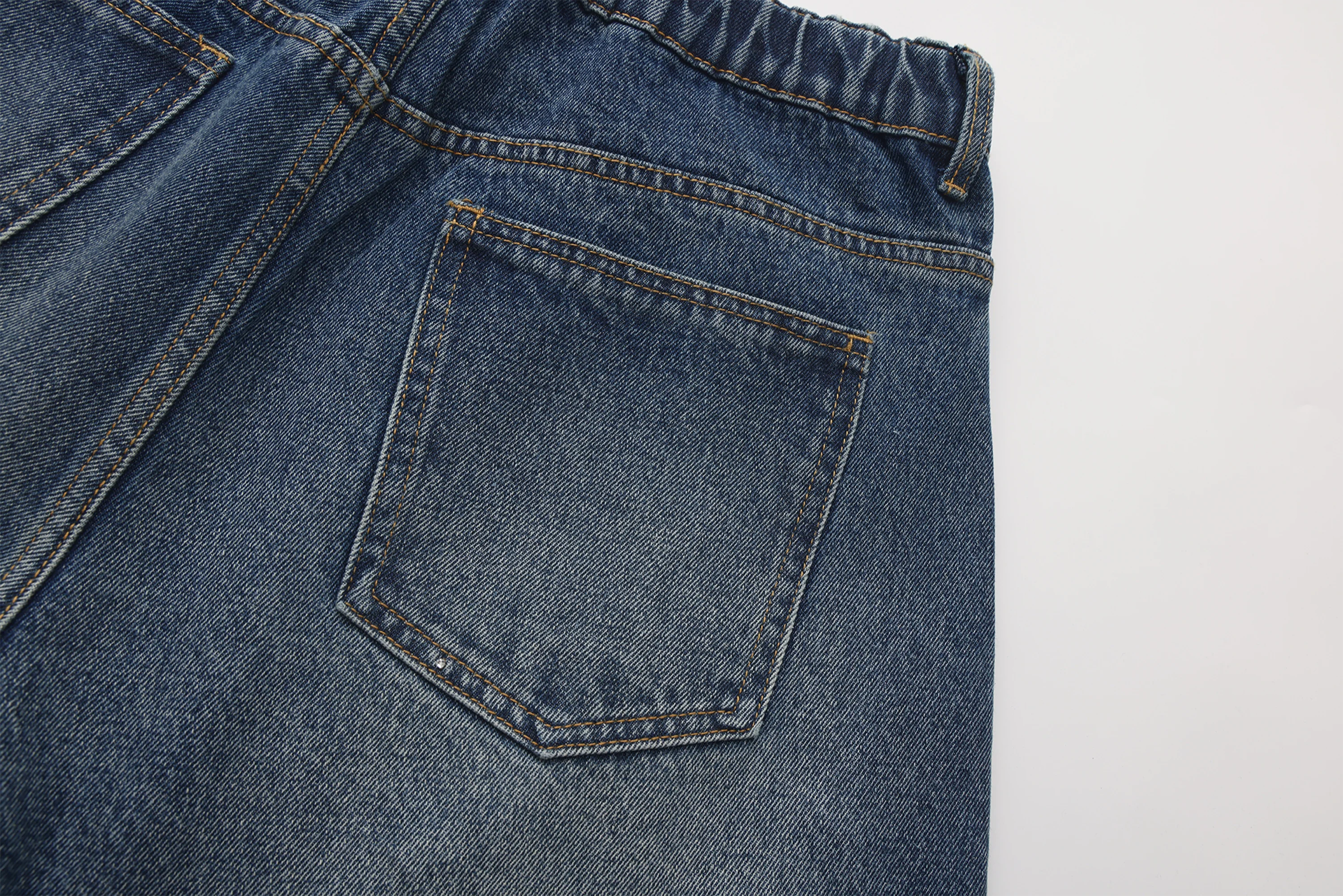 VANN VALRENCE Washed Diamond Curved Wide-Leg Jeans