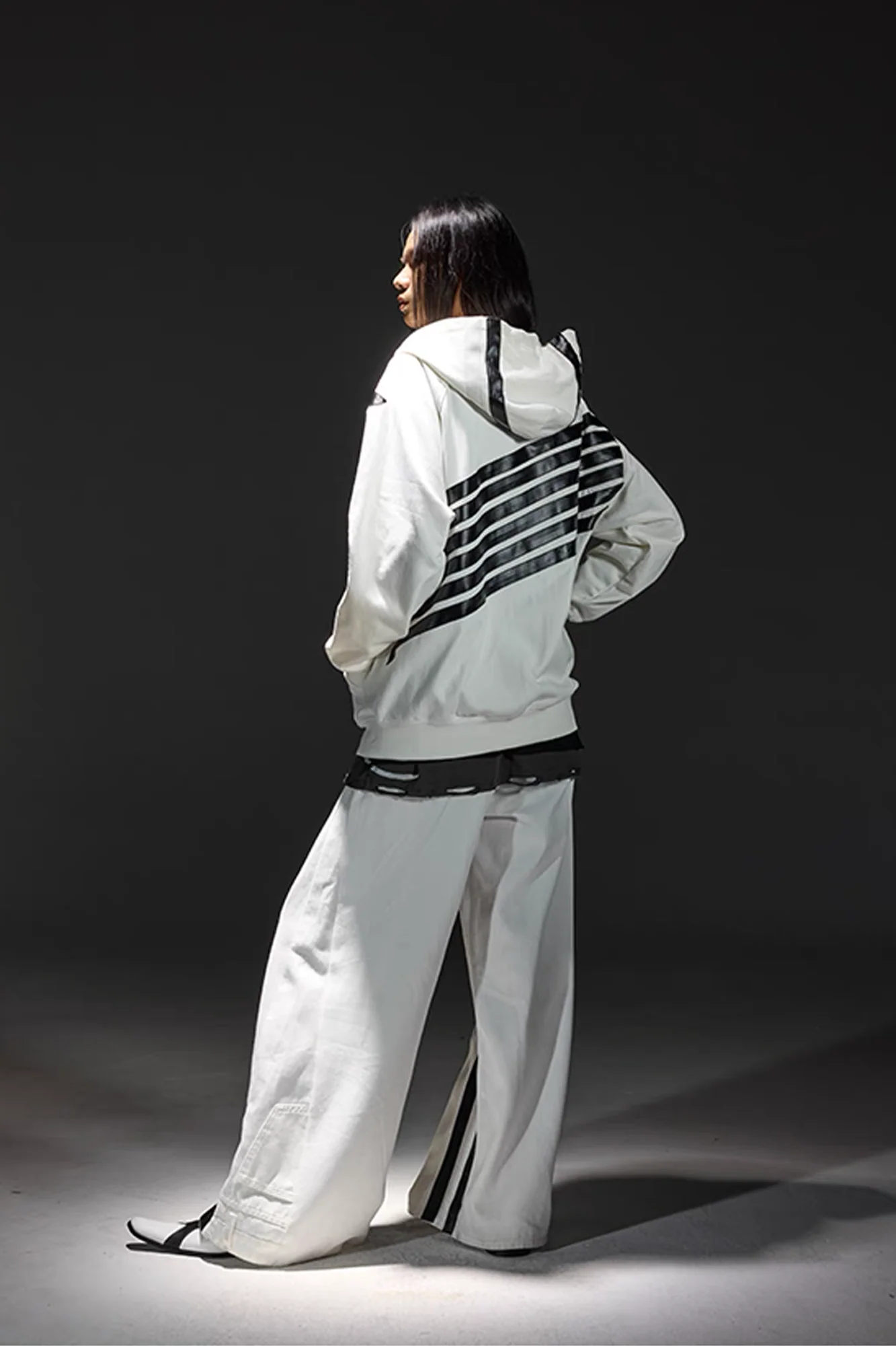 NOTHINGNESS WORLD Four-Stripe Zip-Up Hoodie