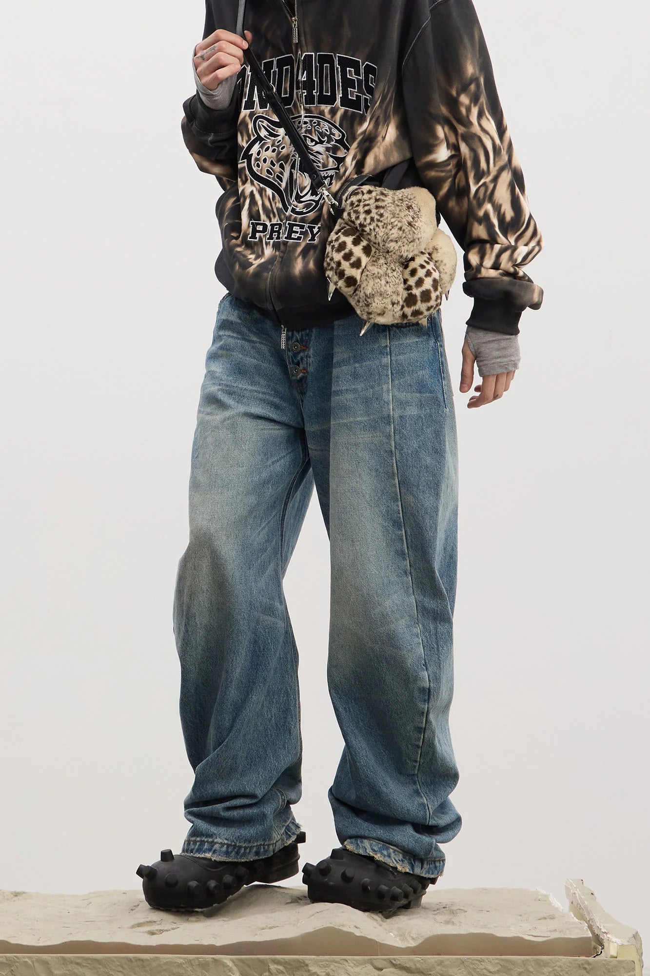 DND4DES Washed Button-Up Balloon-Leg Jeans