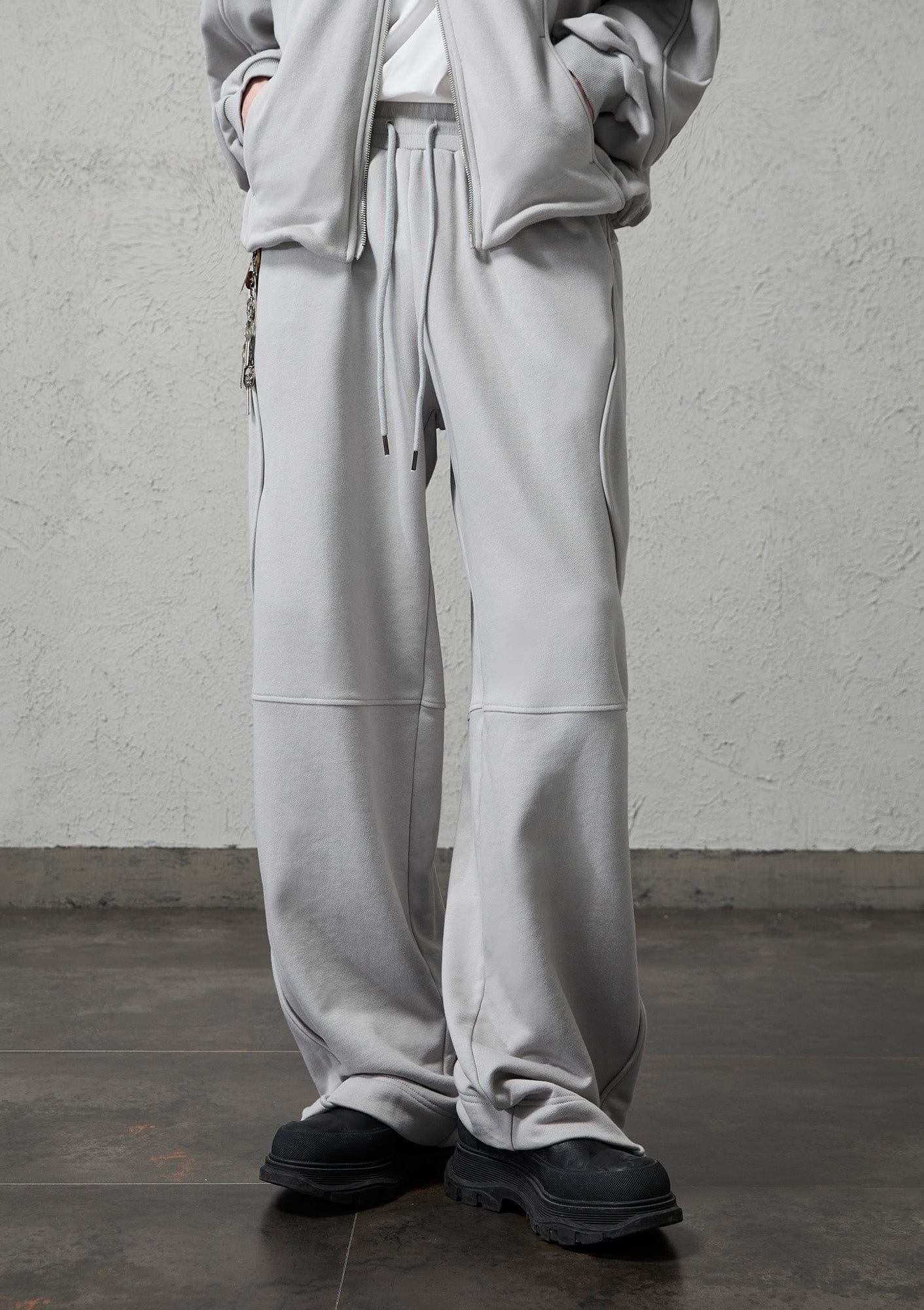ORGANIC EMOTION Structured Panelled Oversized Sweatpants