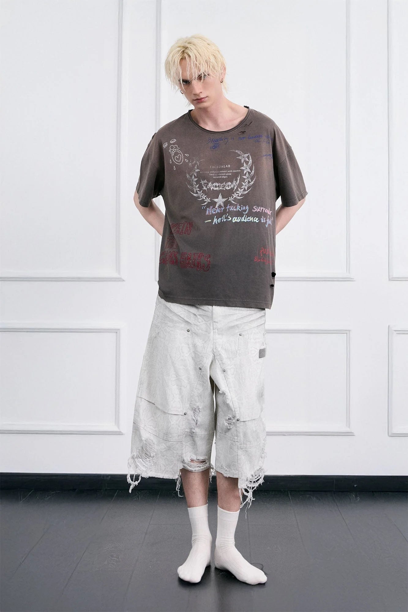 FACEONLAB Punk Graffiti Diamond Distressed T-Shirt