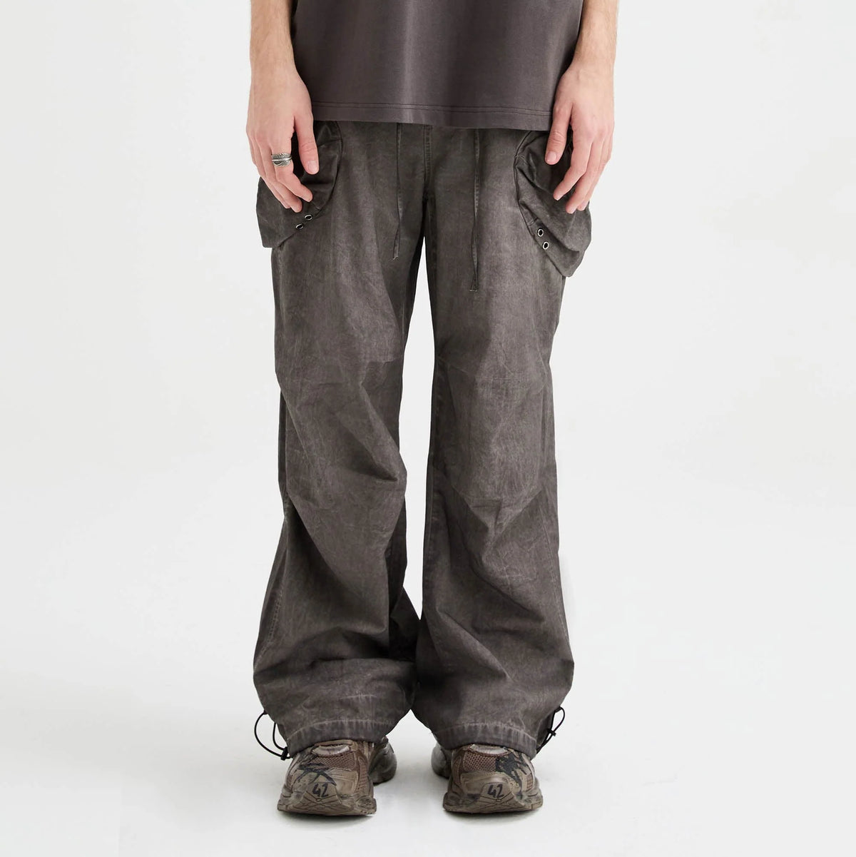 ORGANIC EMOTION Multi-Pocket Crinkled Drawstring Cargo Pants