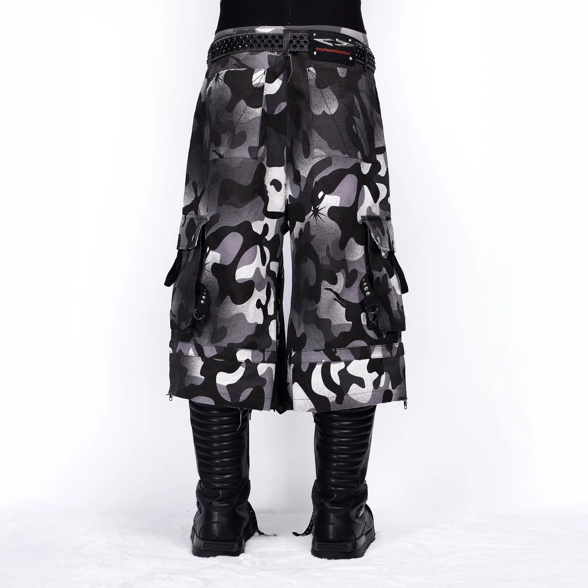 FVVO Distressed Rivet Strap Cargo Shorts Camo
