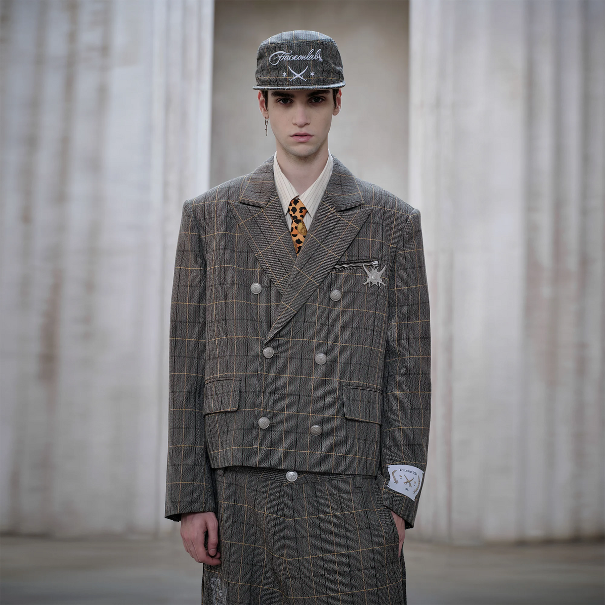 FACEONLAB Plaid Double-Breasted Blazer