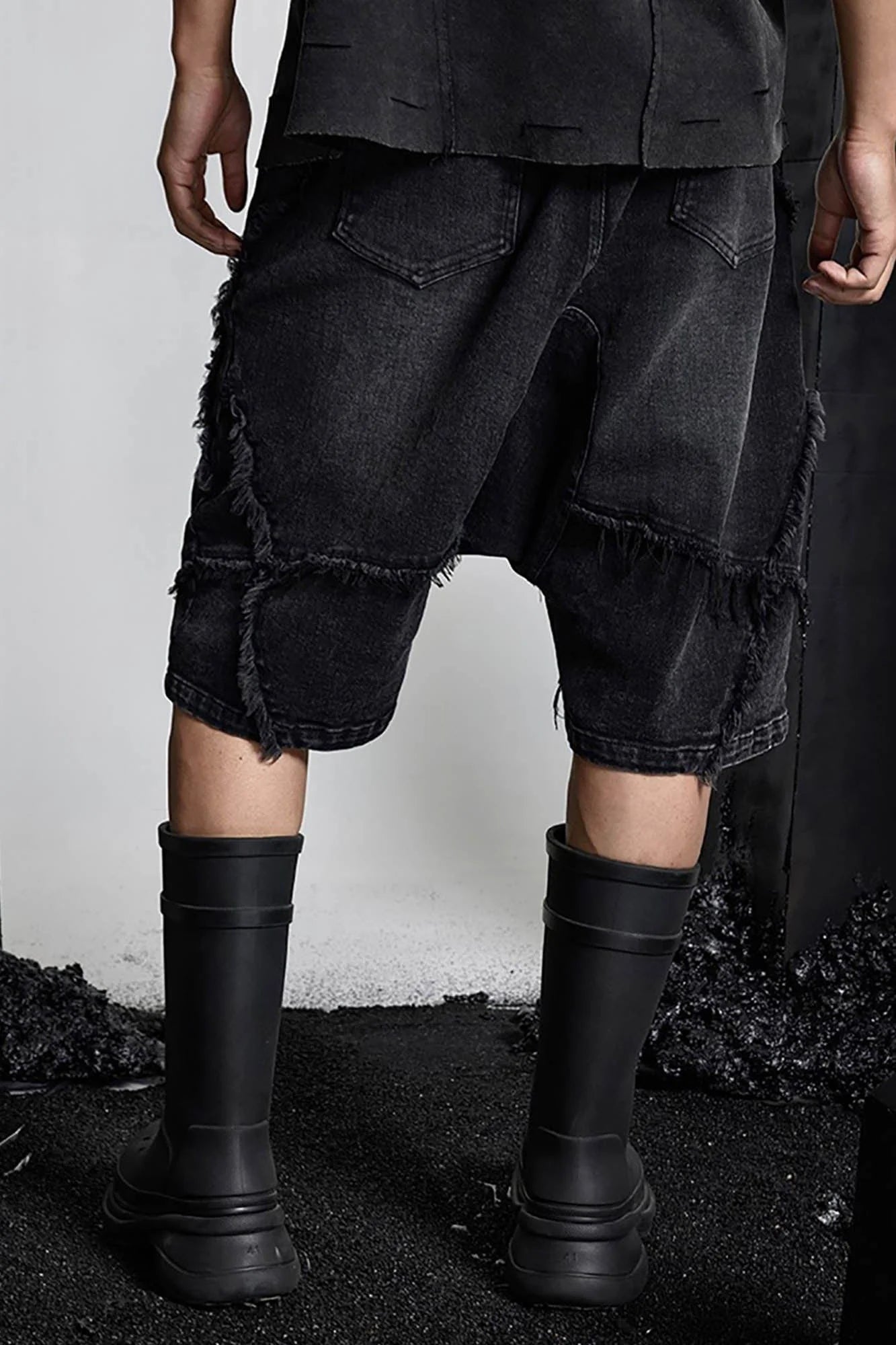SSIN7 Washed Frayed Spliced Denim Shorts