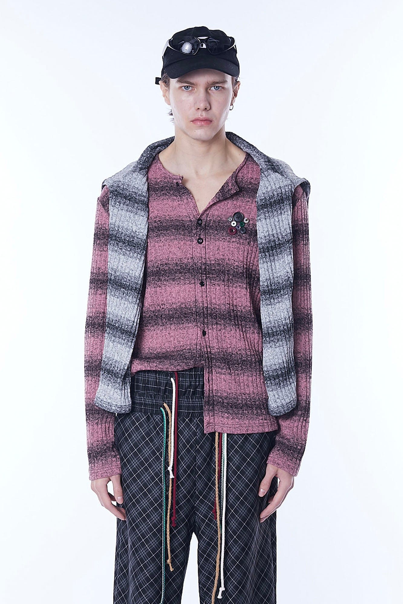 ASSEEN Horizontal Gradient Stripe Button Cardigan Pink
