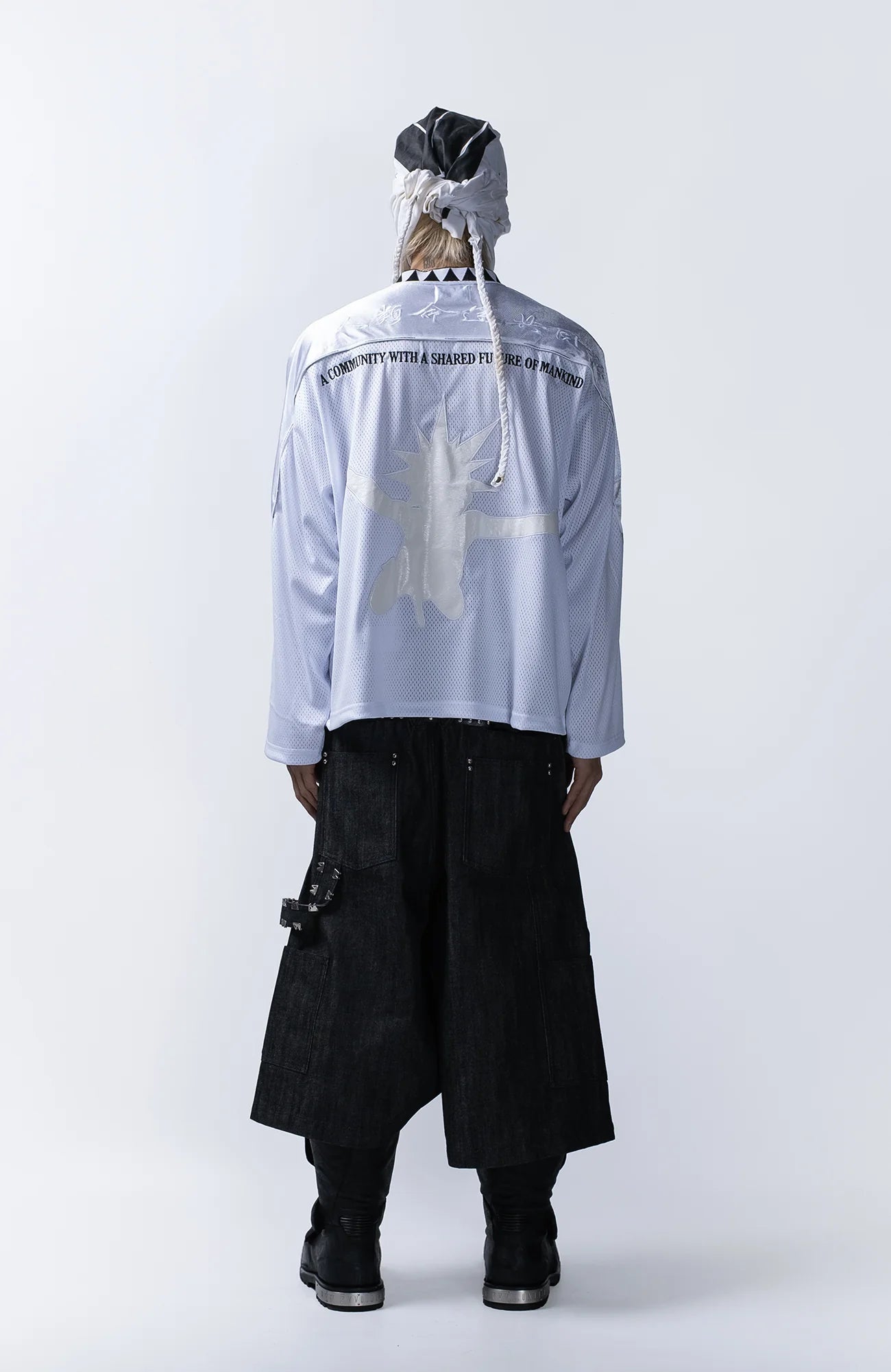 FVVO Padded Shoulder V-Neck Jersey