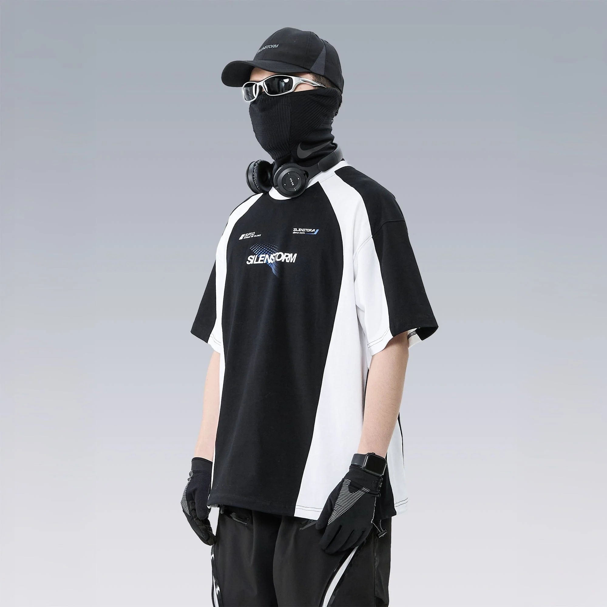 SILENSTORM Contrast Panelled Moisture-Wicking Graphic T-Shirt