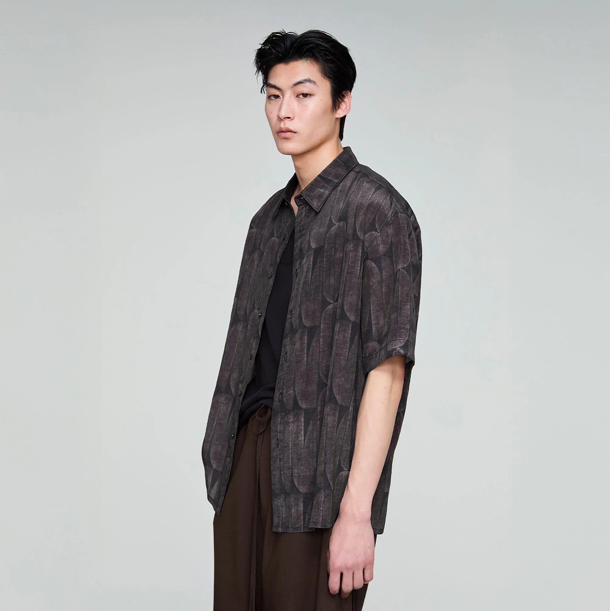 OPICLOTH Retro Textured Leaf Full-Print Half Shirt