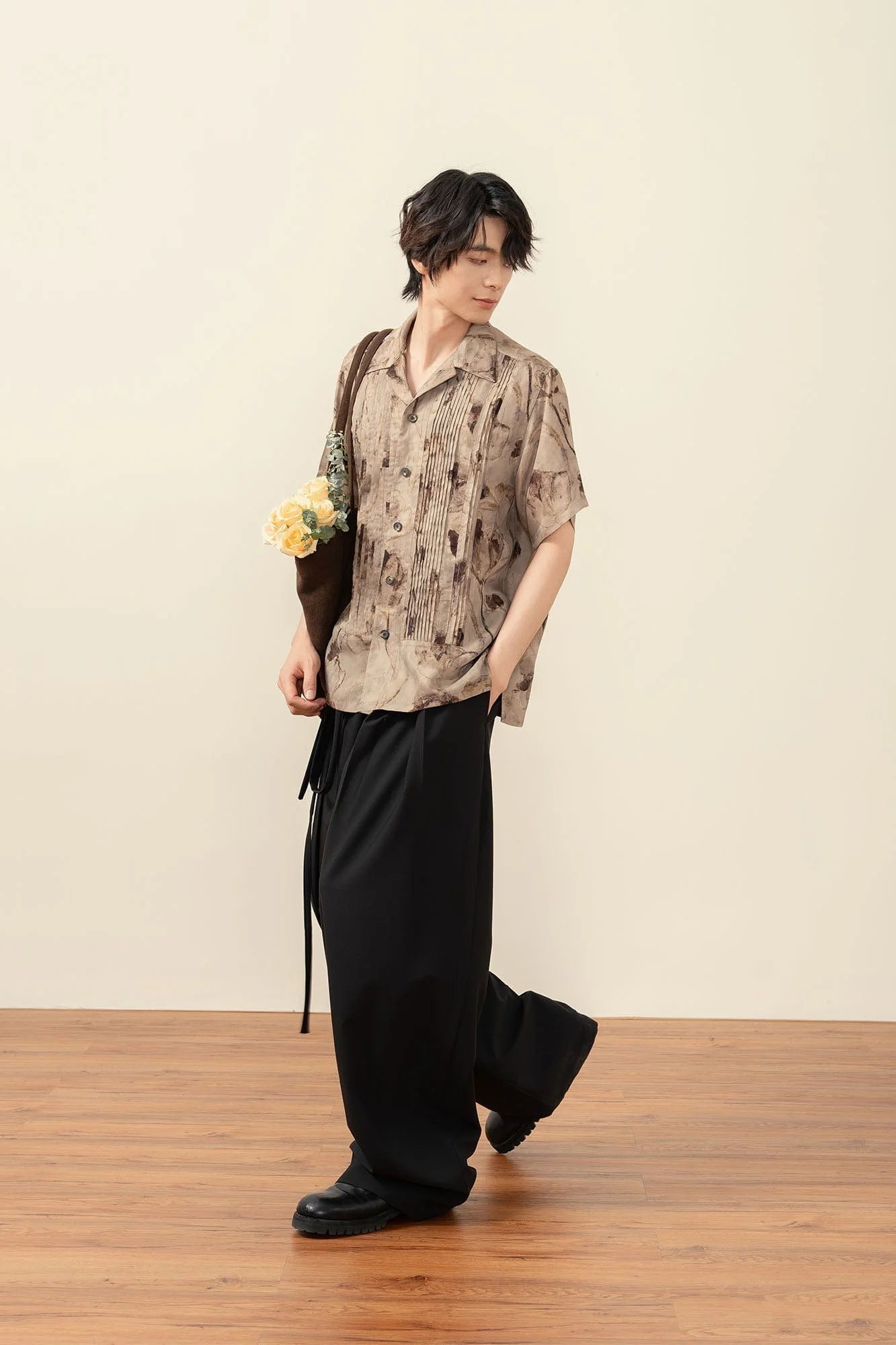 MOITIEDEPETALE Floral Accordion Pleats Cupro Blended Half Shirt