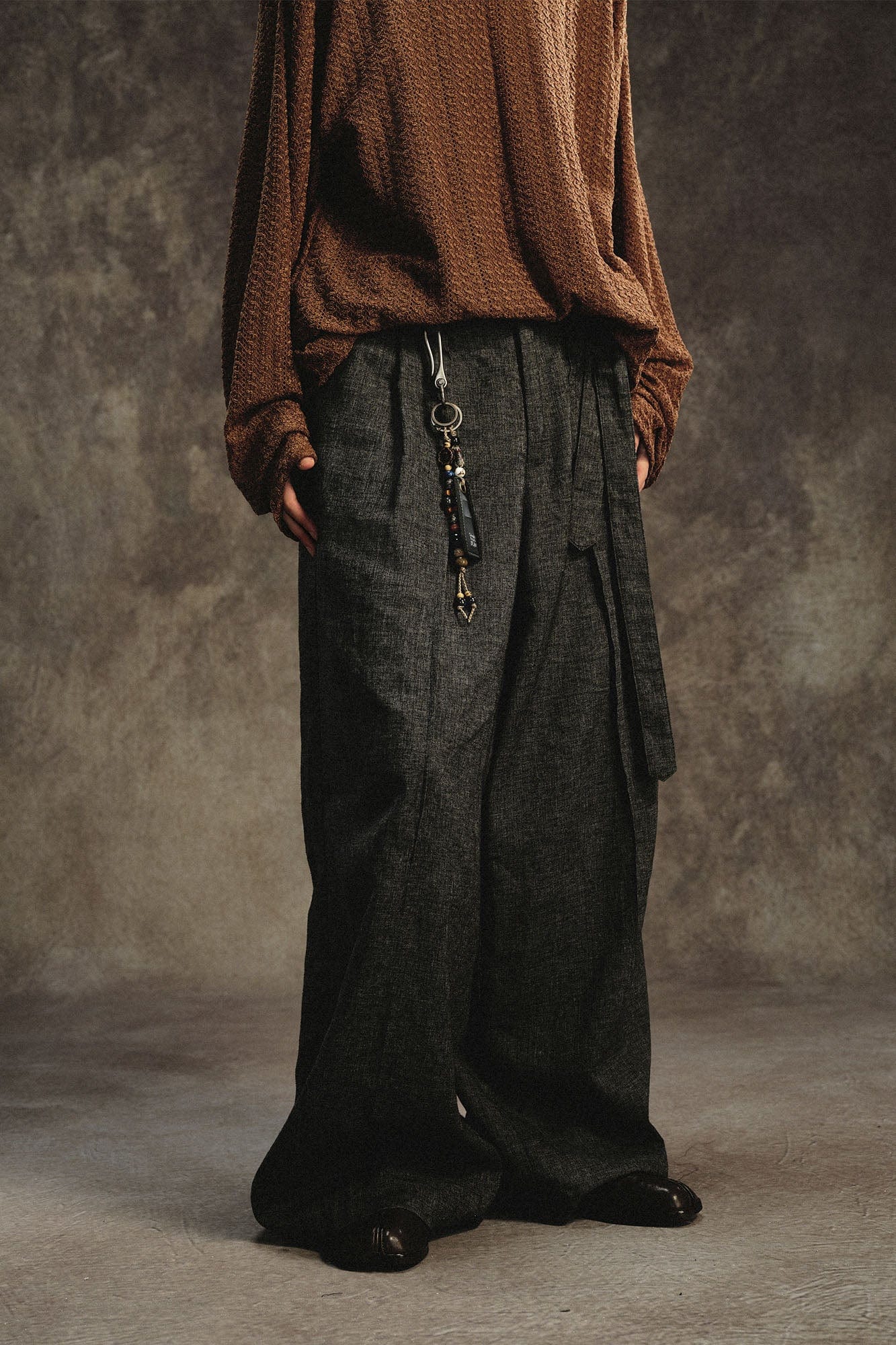 GONGHE REPUB Linen-Blend Pleated Belt Wide-Leg Trousers