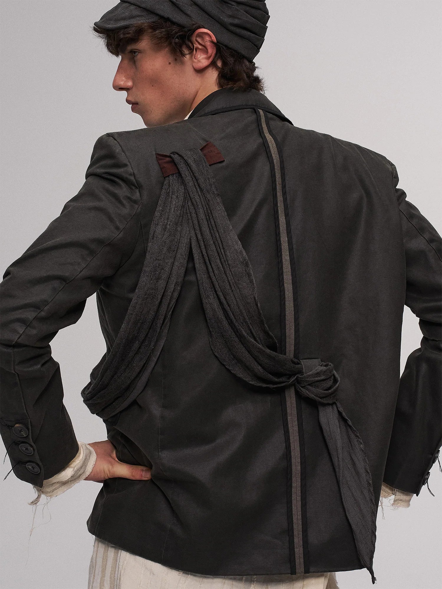 ILNya Nieternite Nifutur Crinkled Strap-Draped Panel Blazer