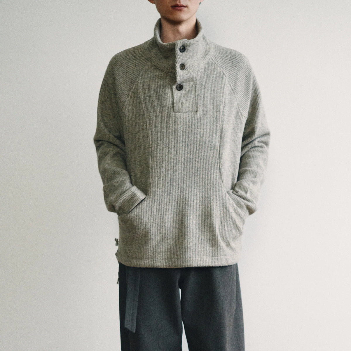 GONGHE REPUB Ribbed Half-Placket Mock-Neck Sweater