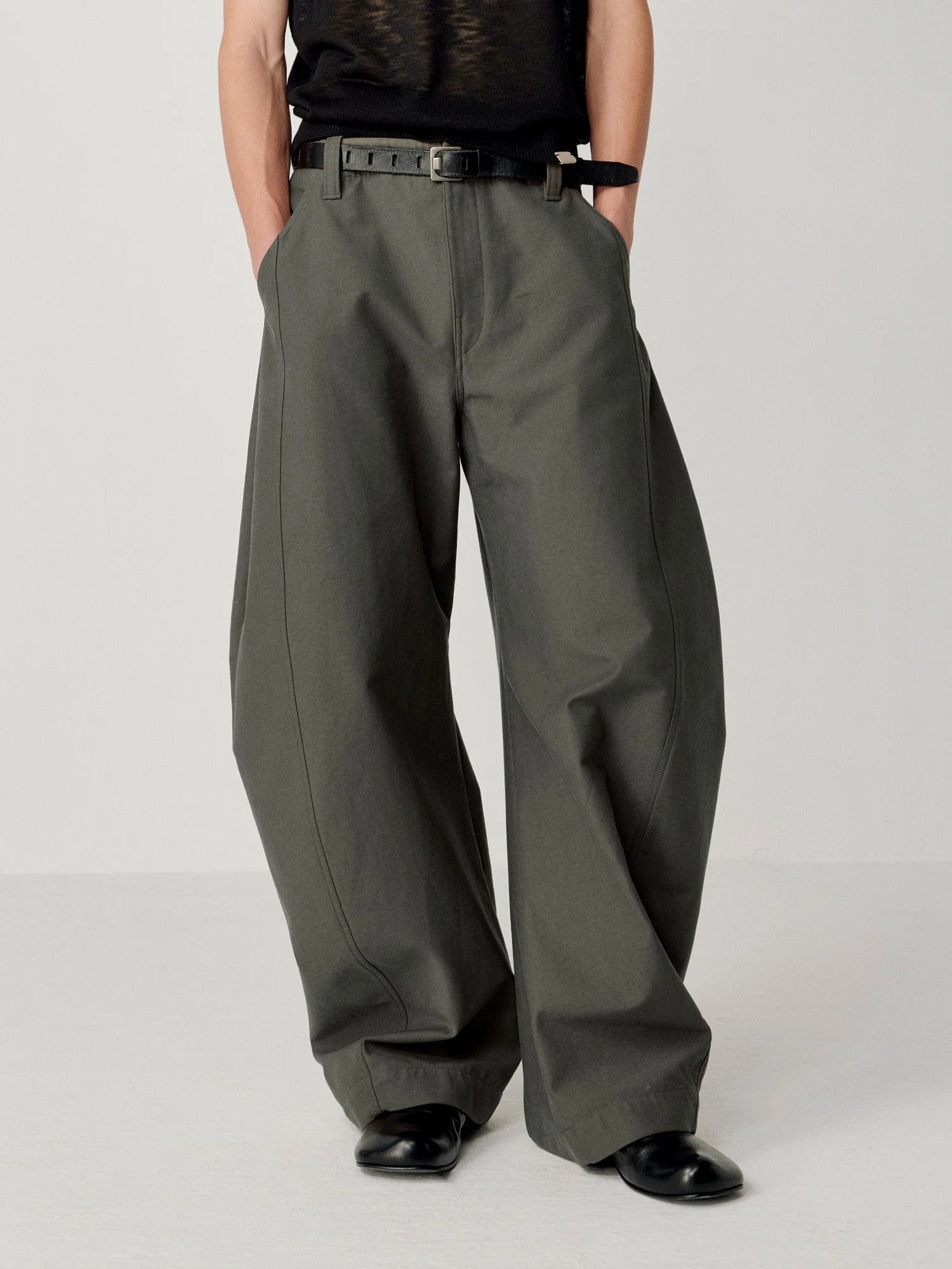 OPICLOTH Retro Curved-Cut Tailored Pants