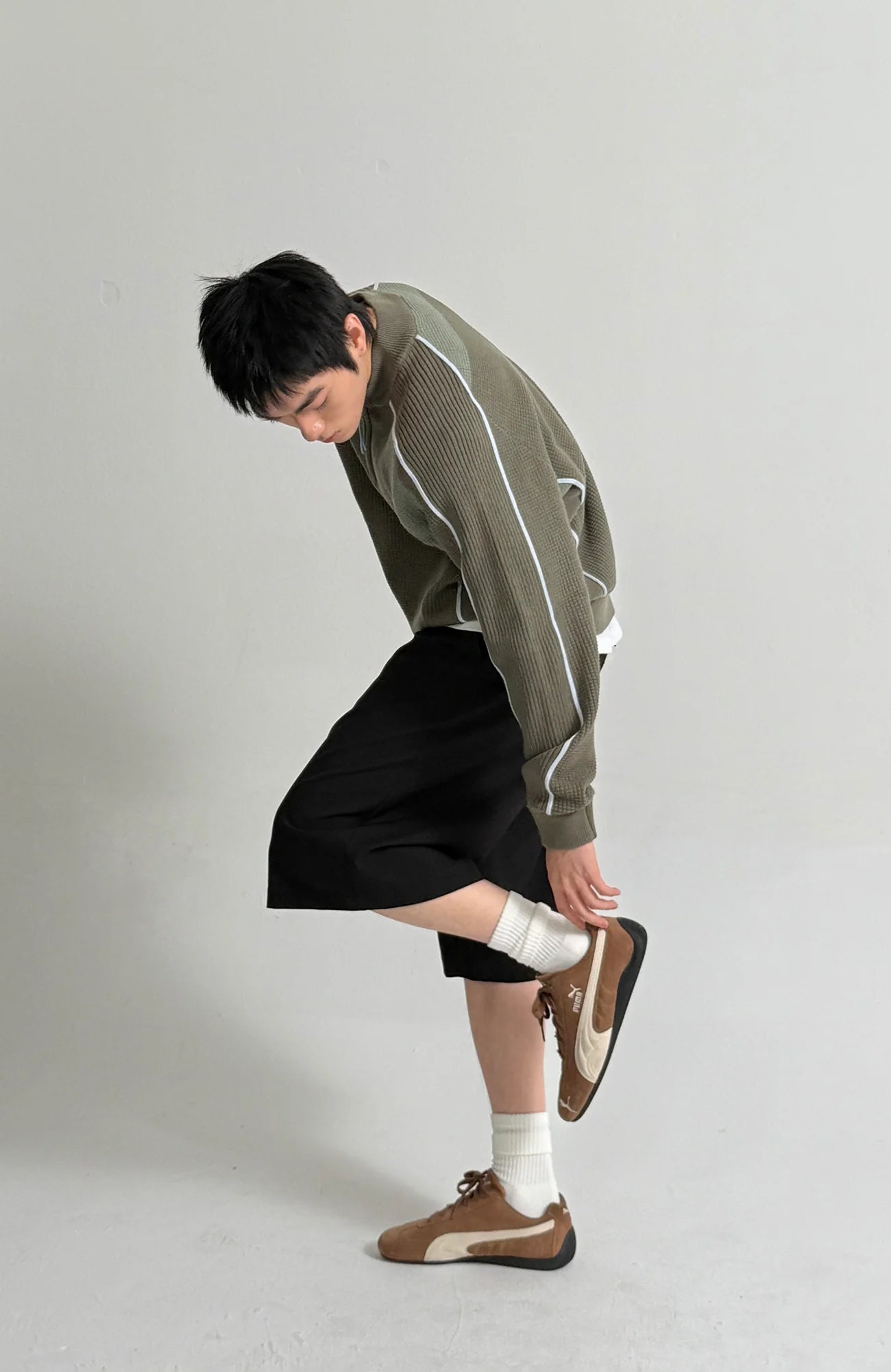 ROARINGWILD A ARCH Contrast Panel Raglan Half-Zip Sweater