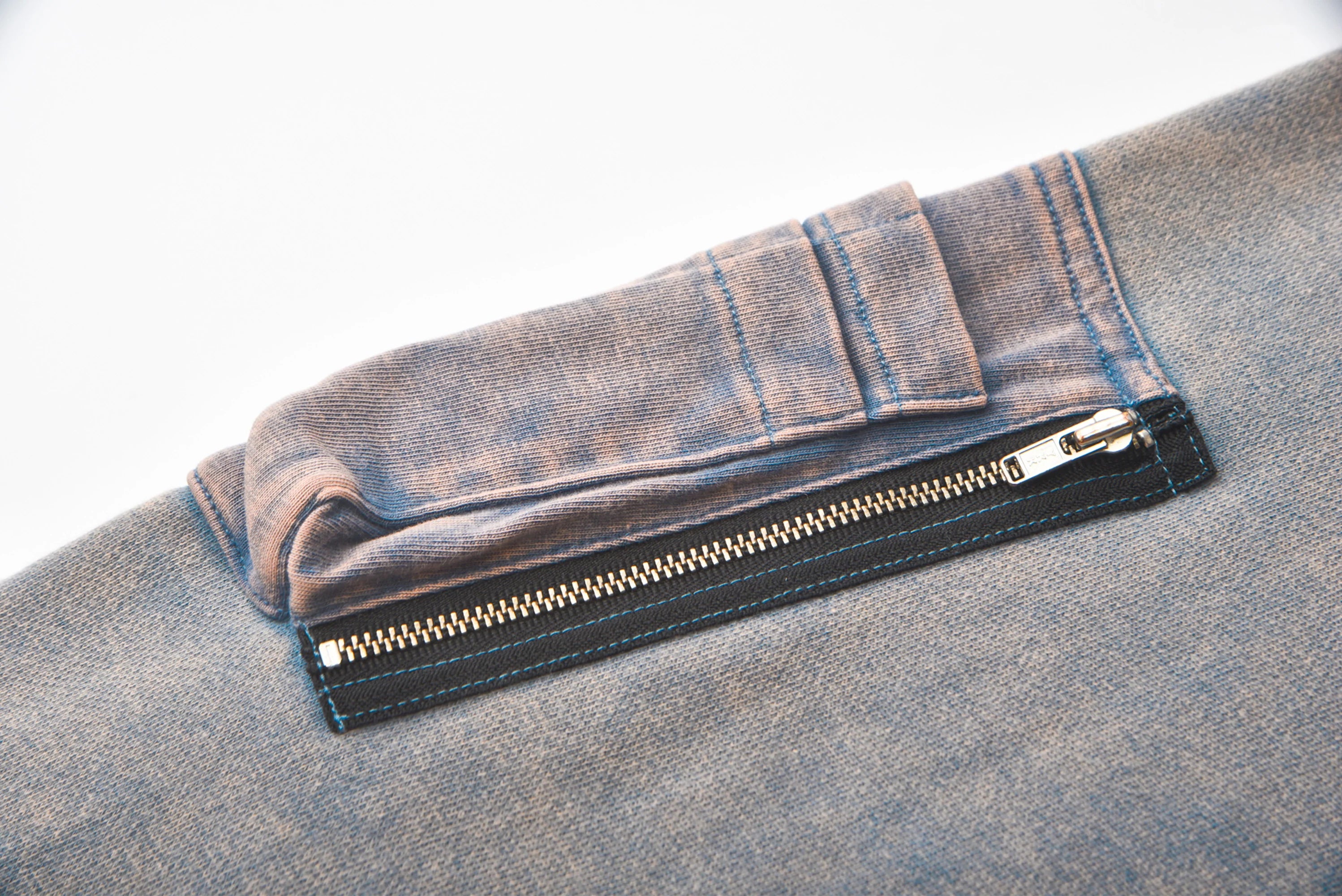 VENTUREK Washed Graphic Frayed Hem Sweatshirt