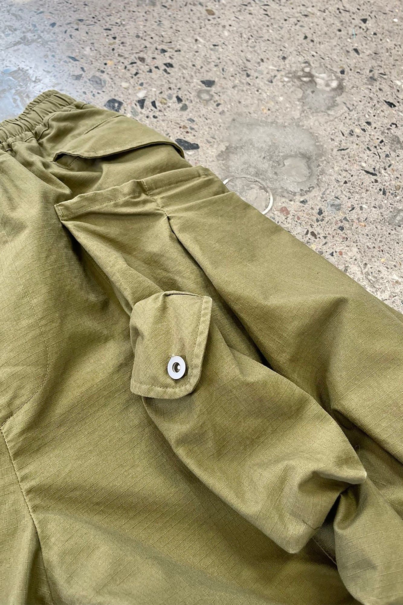 ME DA IGUAL Multi-Pocket Raw Hem Utility Balloon Shorts
